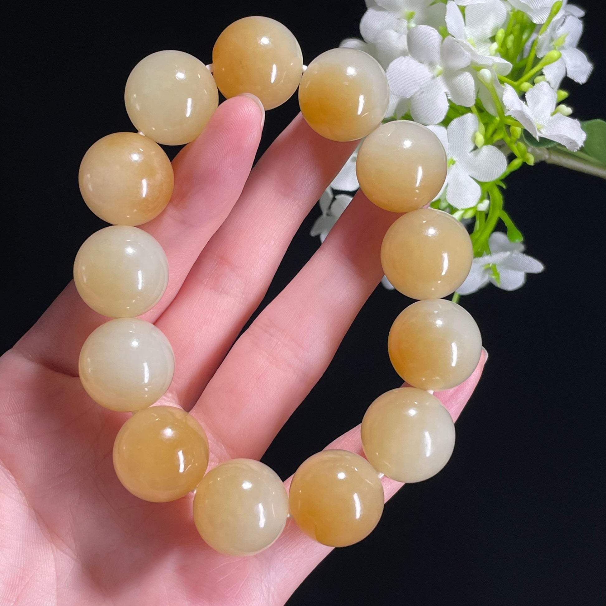 A新疆天然和田玉“秋露凝珠”且末糖白料手串（yc309477）