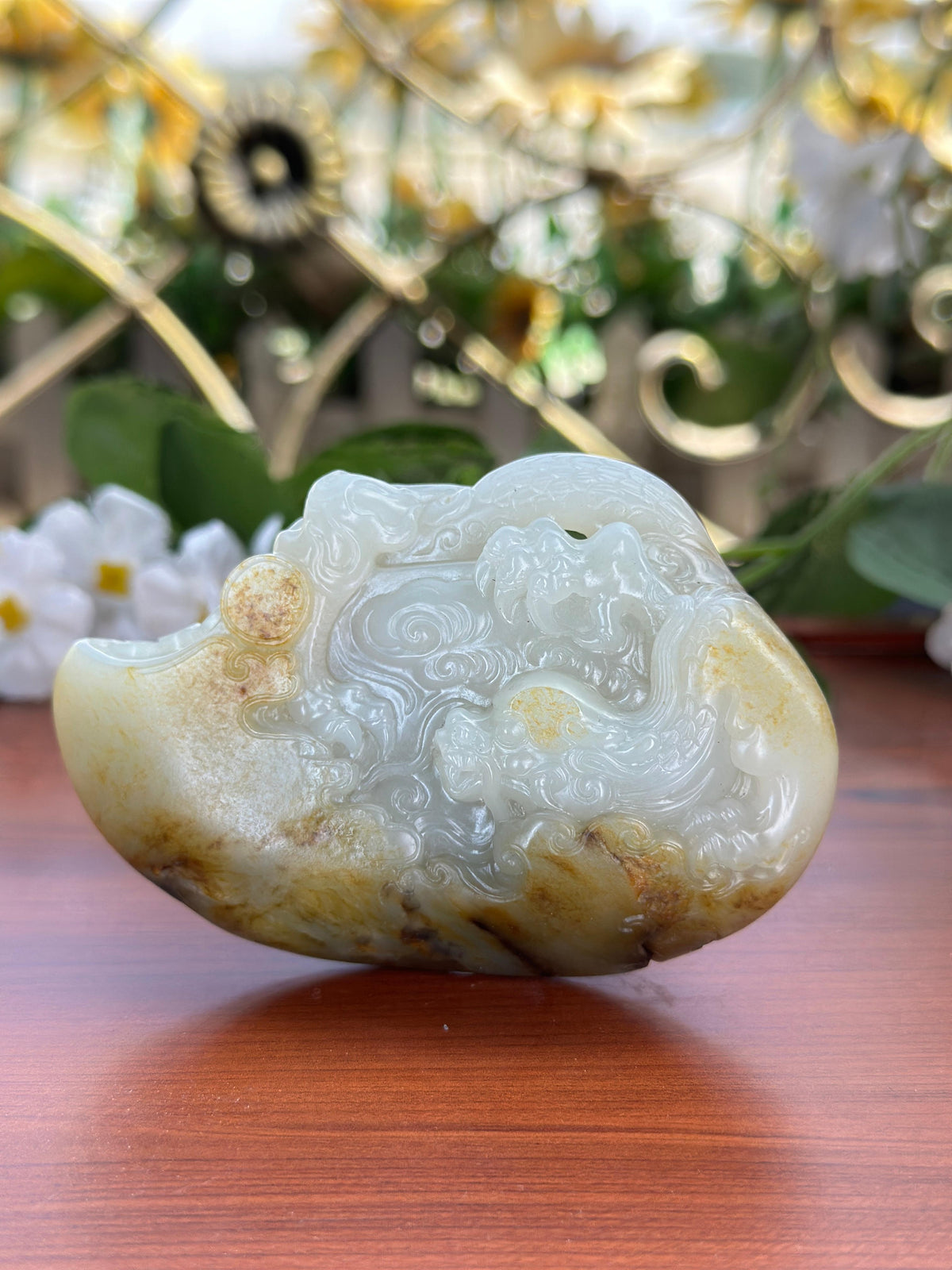 新疆和田玉秋梨皮籽料府上有龙手把件（yc707946）