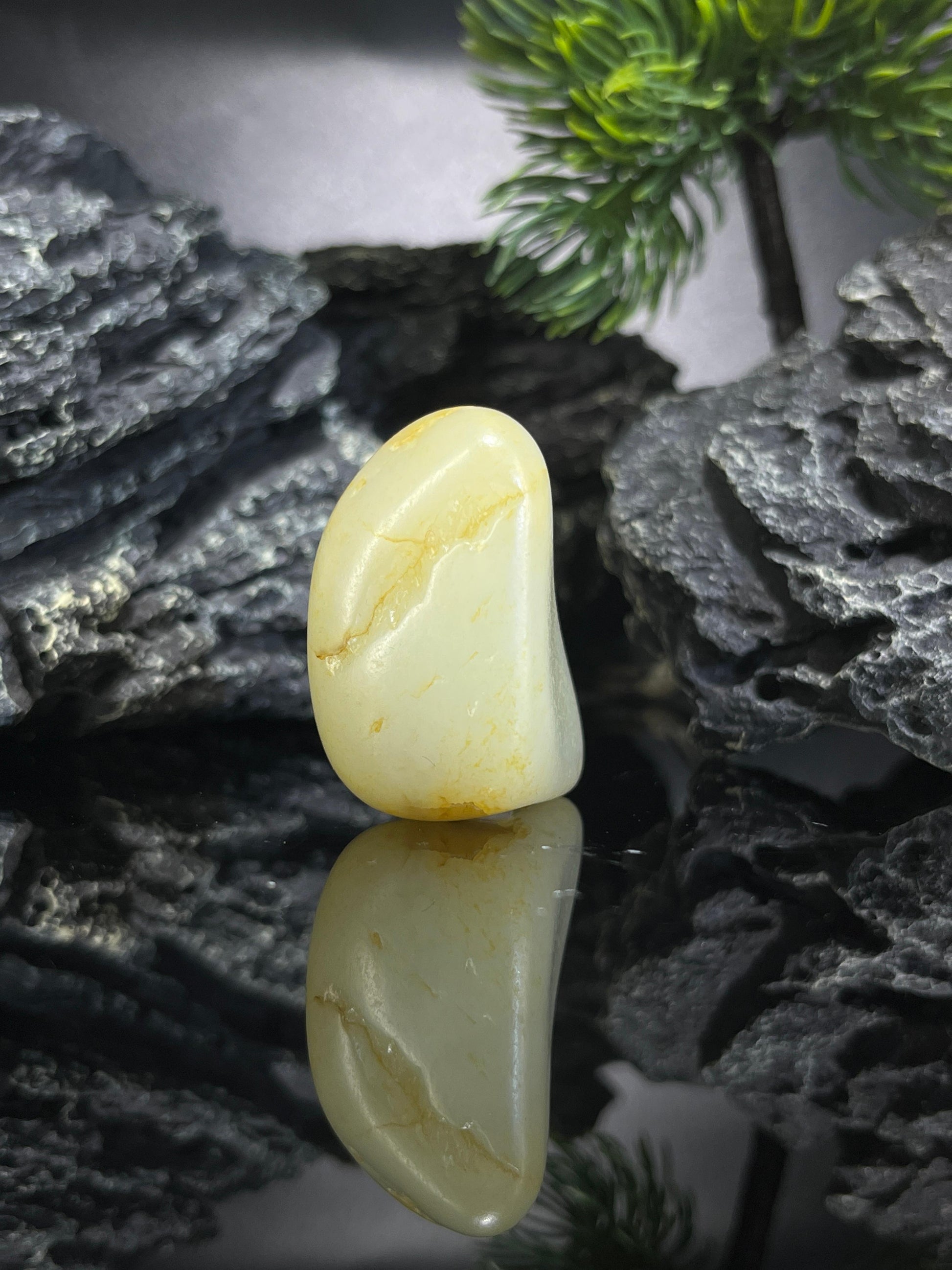和田玉洒金皮一级白籽料（yc212500）