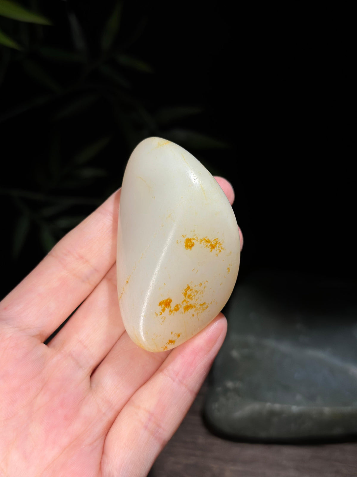 新疆和田玉珍品白玉洒红皮籽料手把件（yc723166）