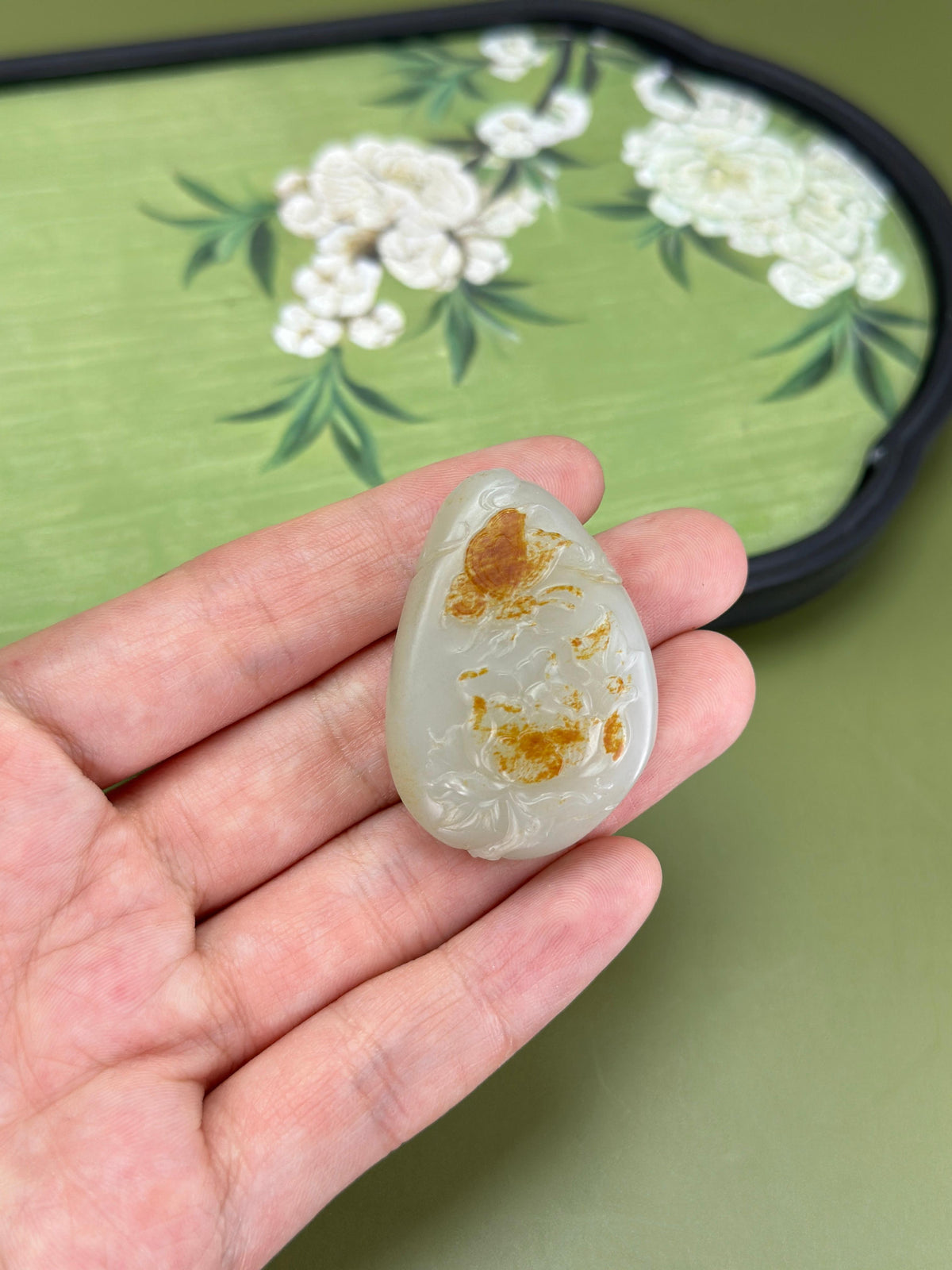 精品和田玉洒金皮白玉籽料蝶恋花挂件（yc763930）