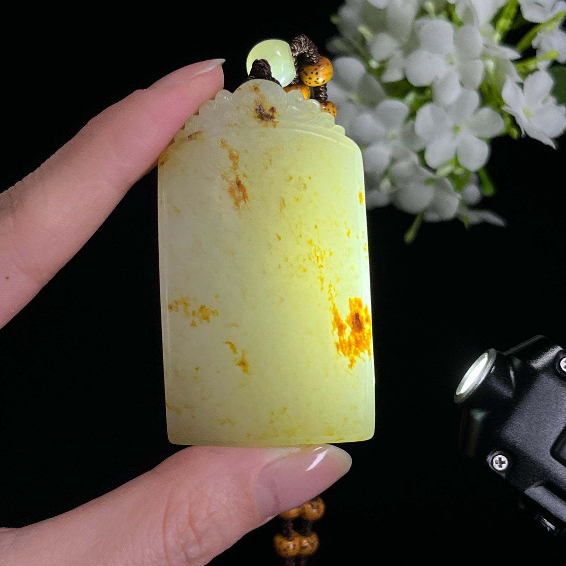 和田玉白玉洒金洒红皮“玉镜鎏光”籽料无事牌（yc301091）