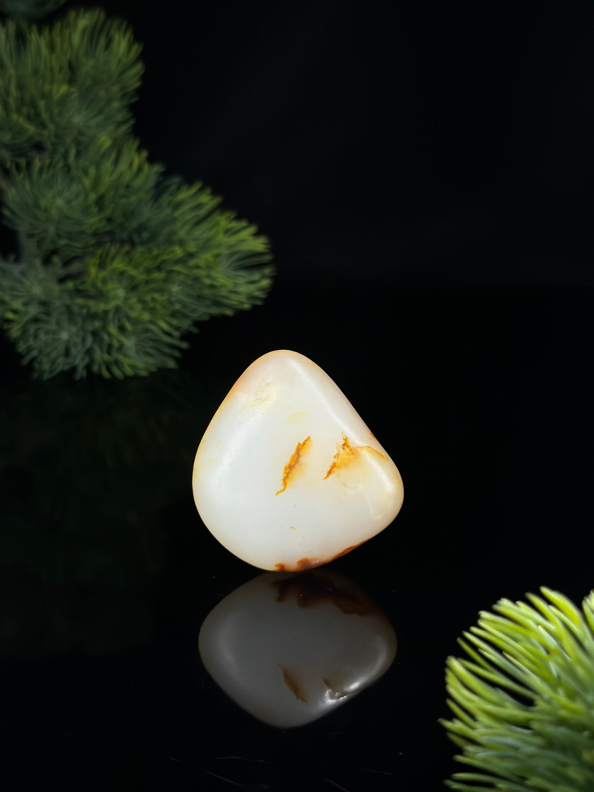 新疆天然和田玉珍品红皮白肉挂件籽（yc477569）