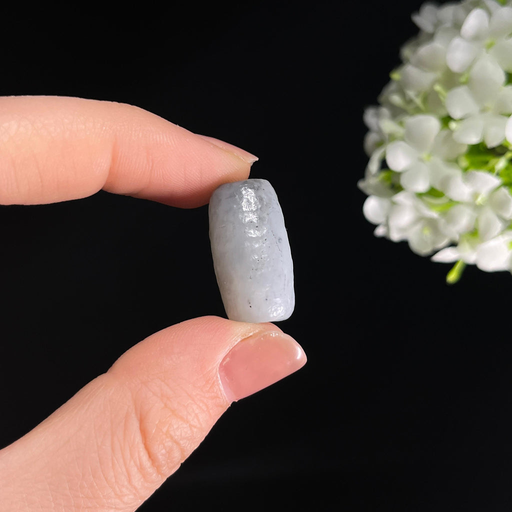 和田玉带墨青花料“路路通”籽料雕刻勒子挂件（yc284649）