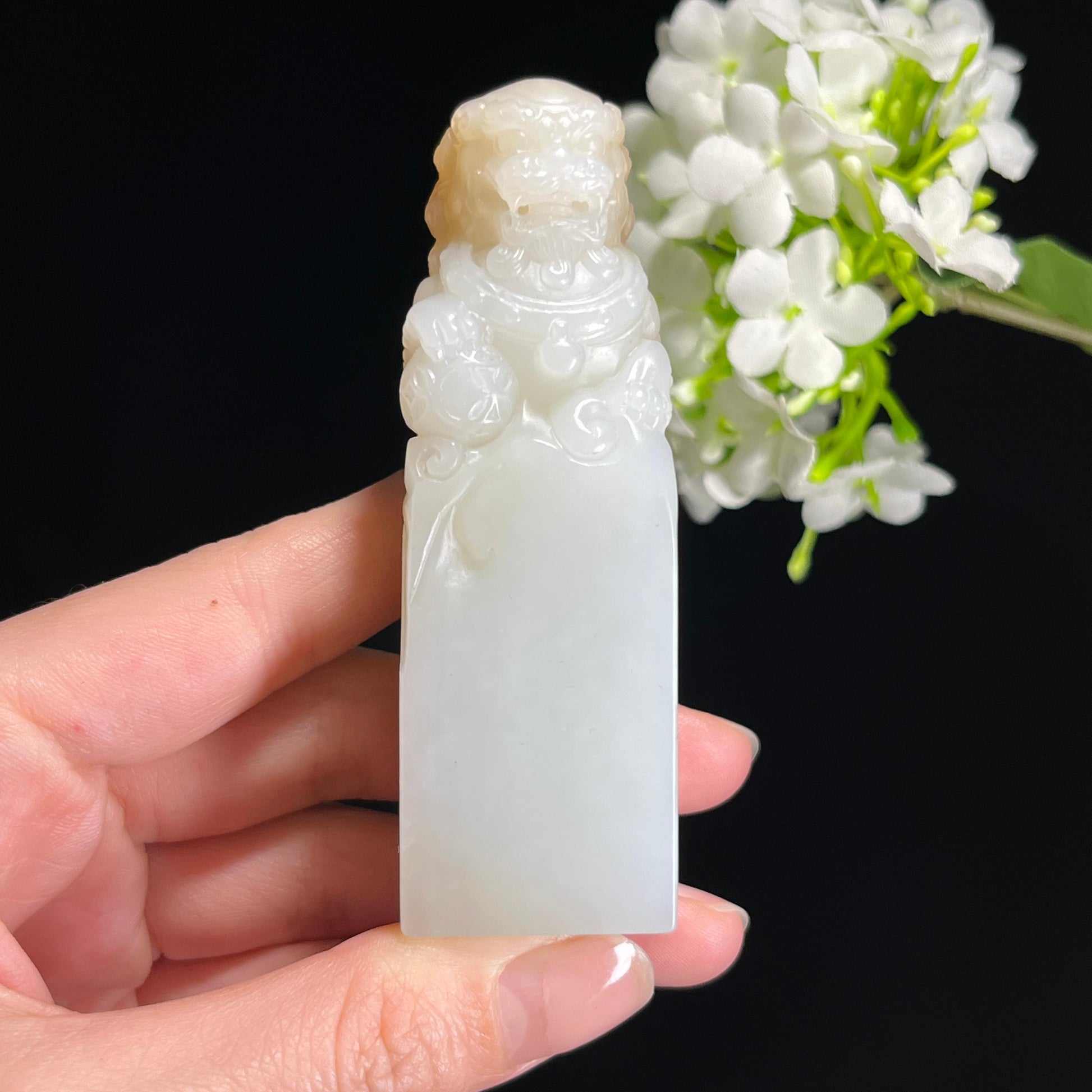 新疆天然和田玉糖白玉“糖狮镇印”狮子雕刻印章（yc312506）