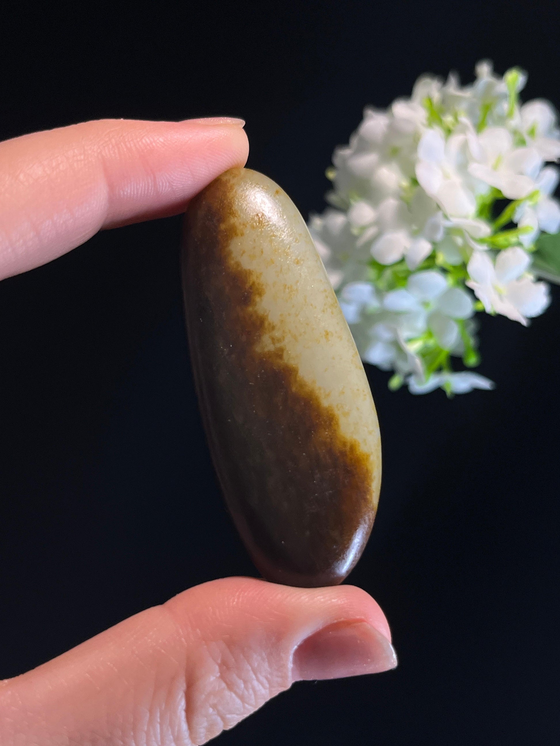 新疆天然和田玉秋梨皮籽料原石（yc274568）