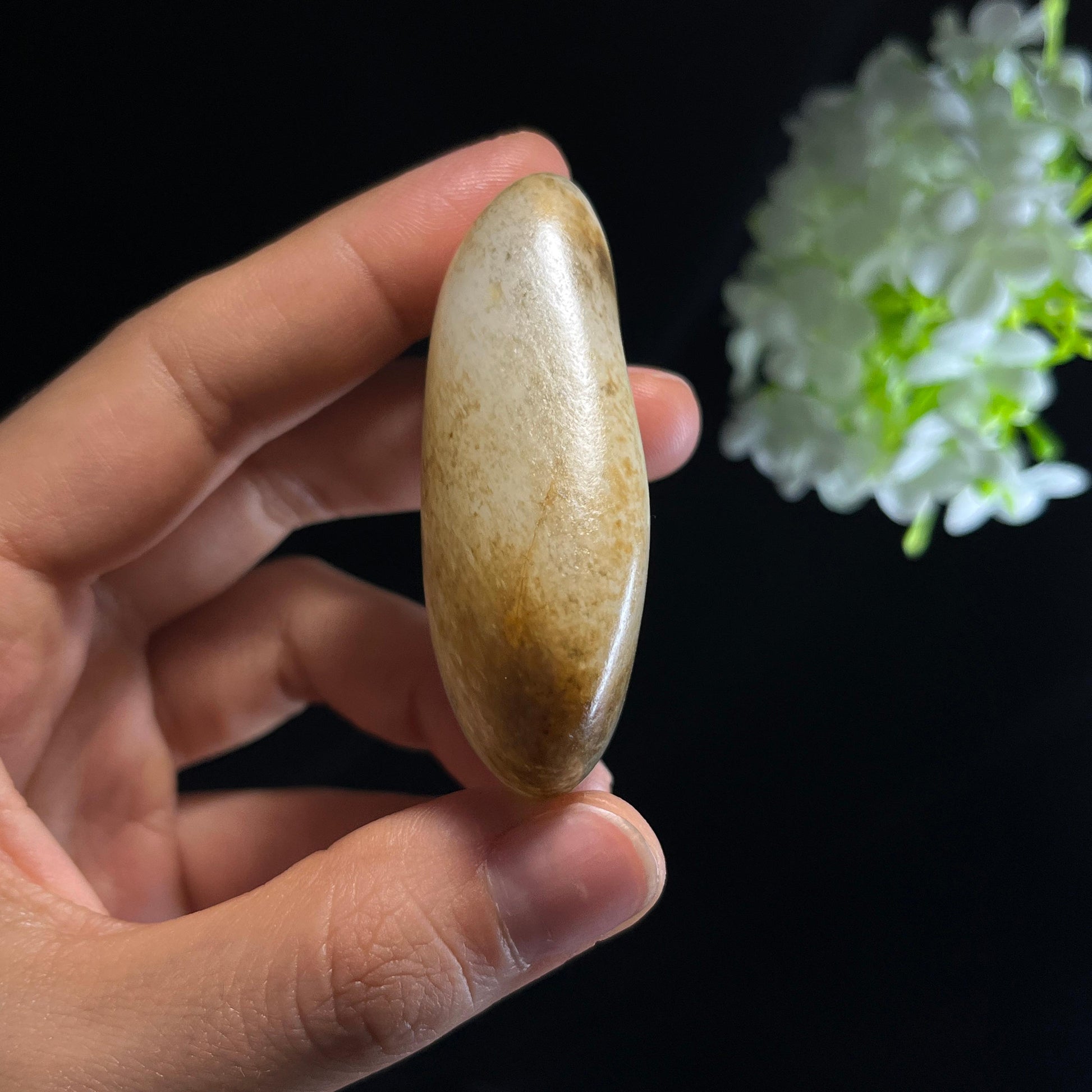 和田玉白玉“秋河落影”聚黄皮秋梨皮籽料（yc356094）