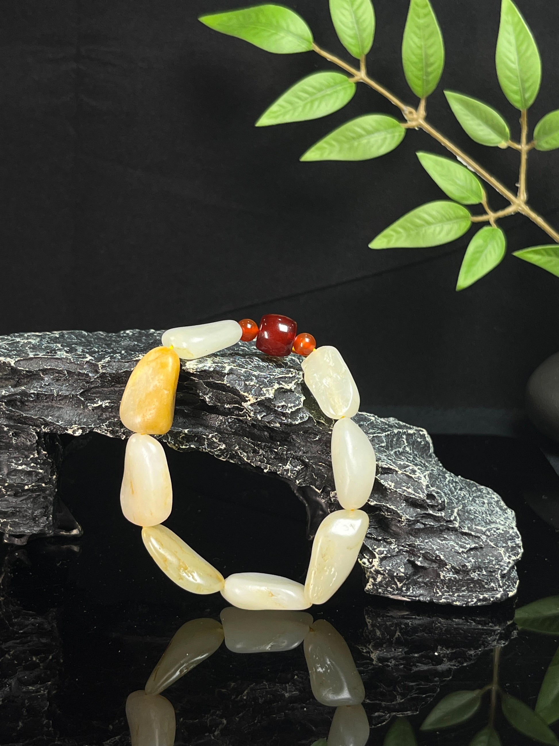 新疆天然和田玉籽料原石手串（yc230365）