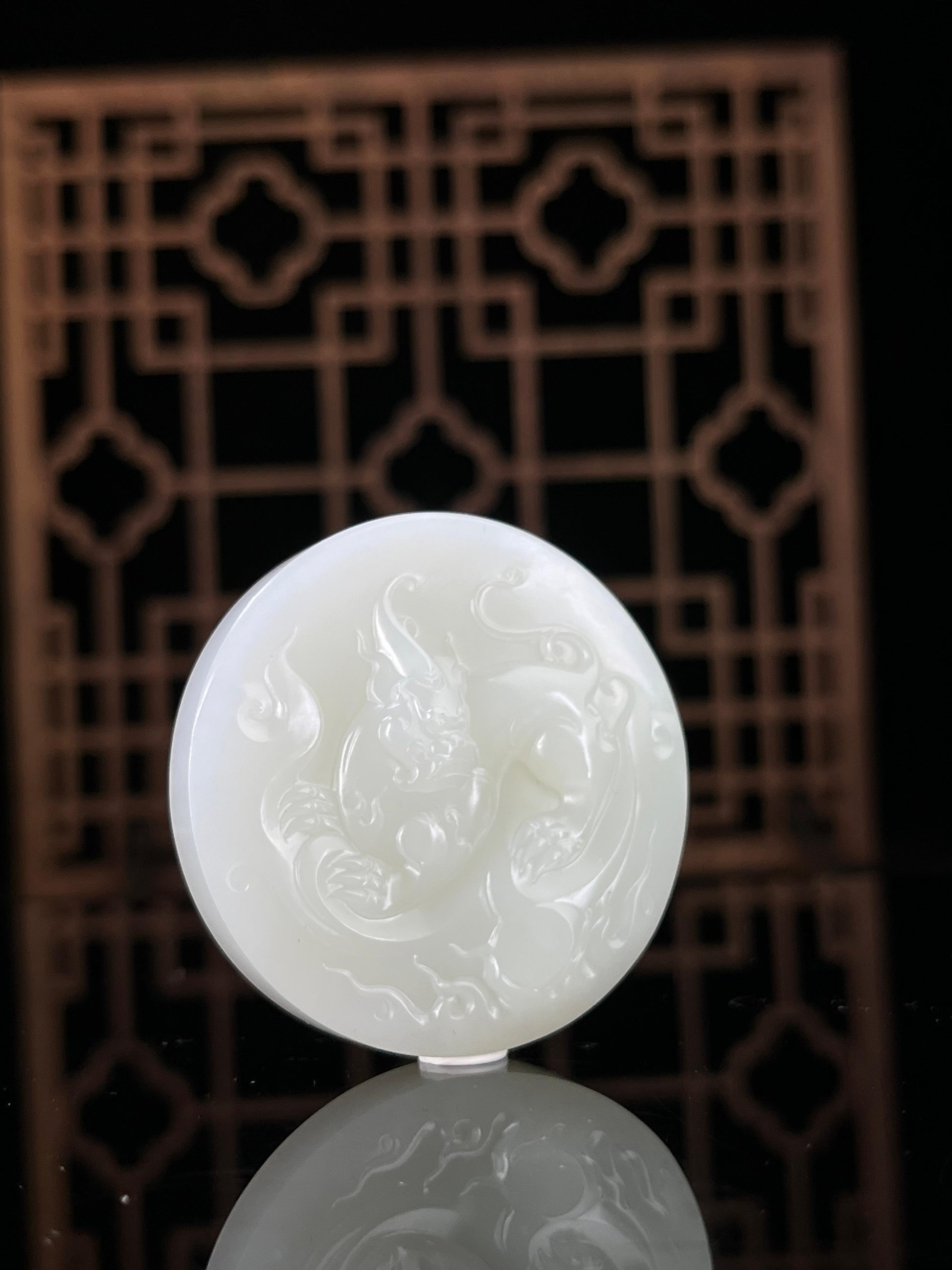 新疆和田玉天然羊脂白玉麒麟挂件（yc232388）