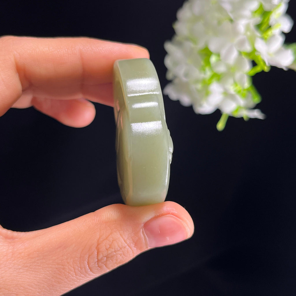 新疆天然和田玉沙枣青财神雕刻挂件（yc353783）