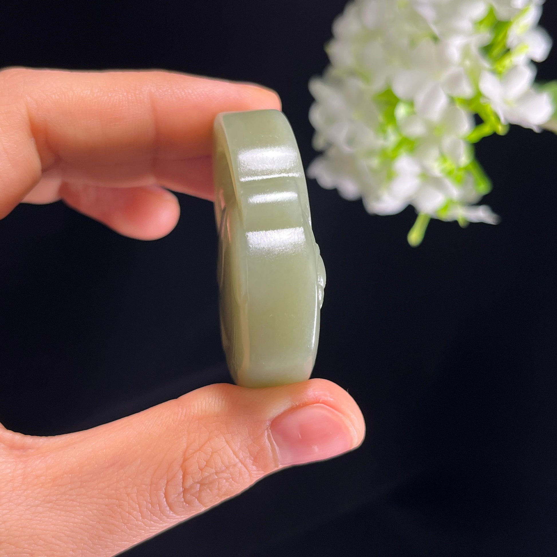 新疆天然和田玉沙枣青财神雕刻挂件（yc353783）