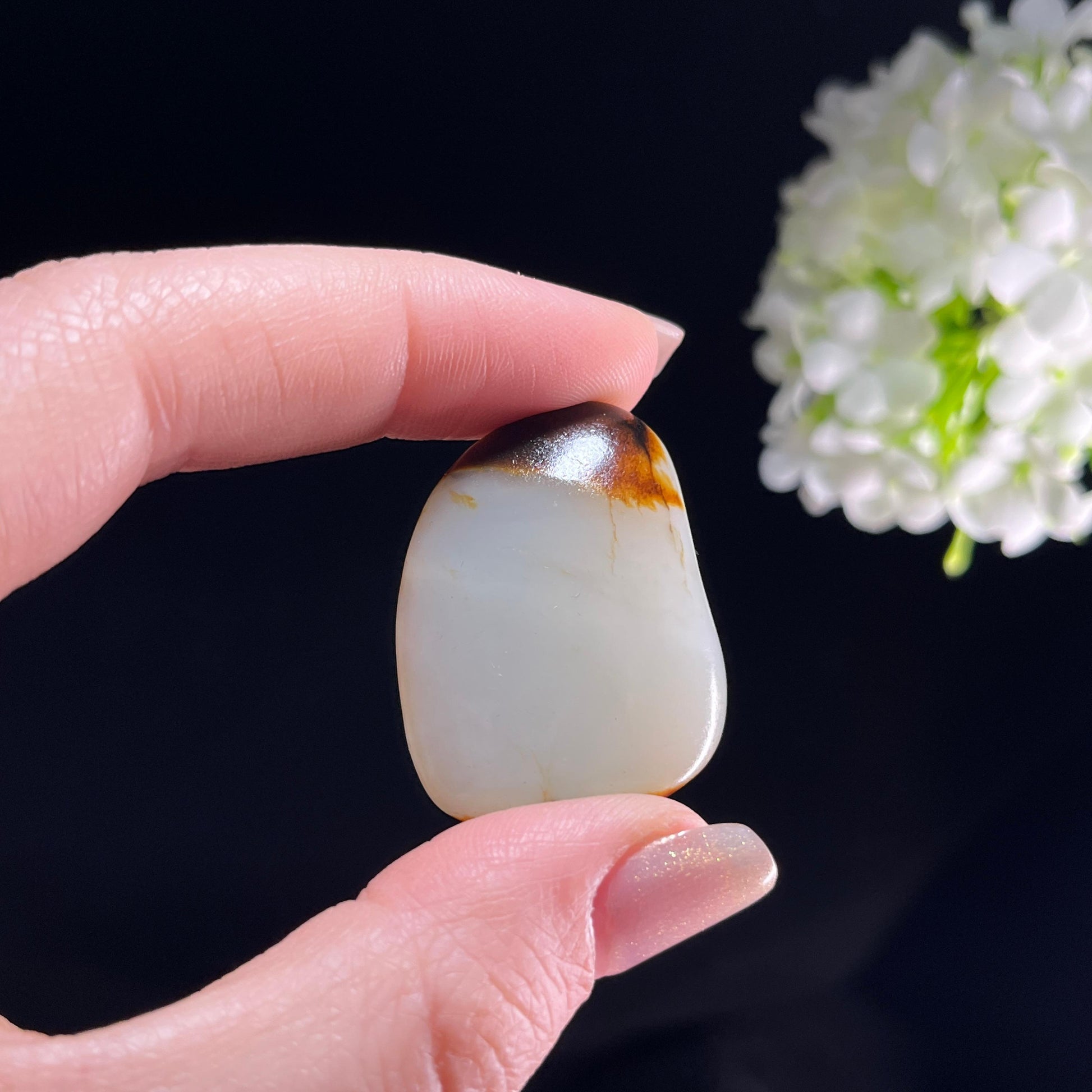 和田玉白玉“秋山落影”黑红皮籽料（yc360486）