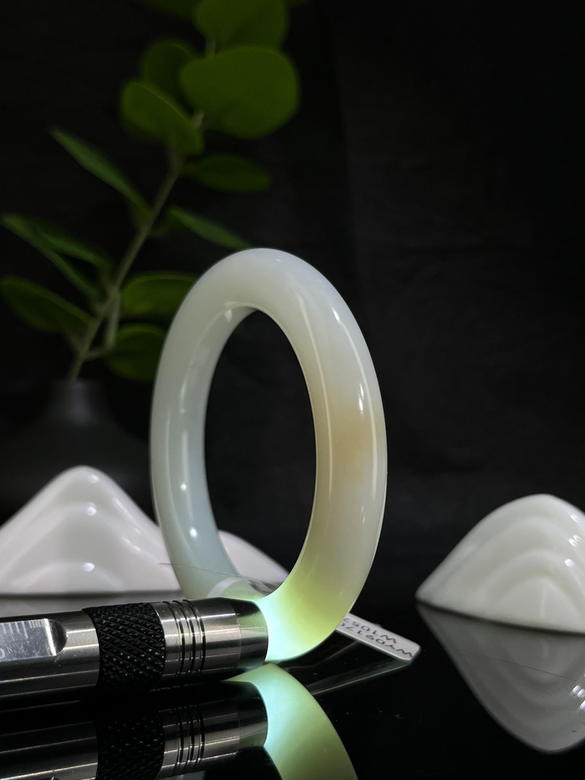 新疆和田玉且末高青白玉手镯（54卡）（yc231977）