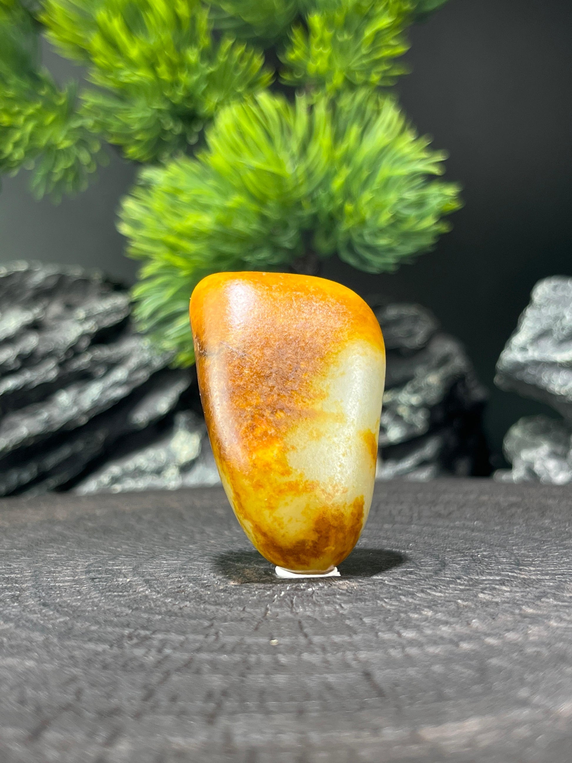 和田玉白玉聚红黄皮略带青花籽料原石挂坠（yc224565）