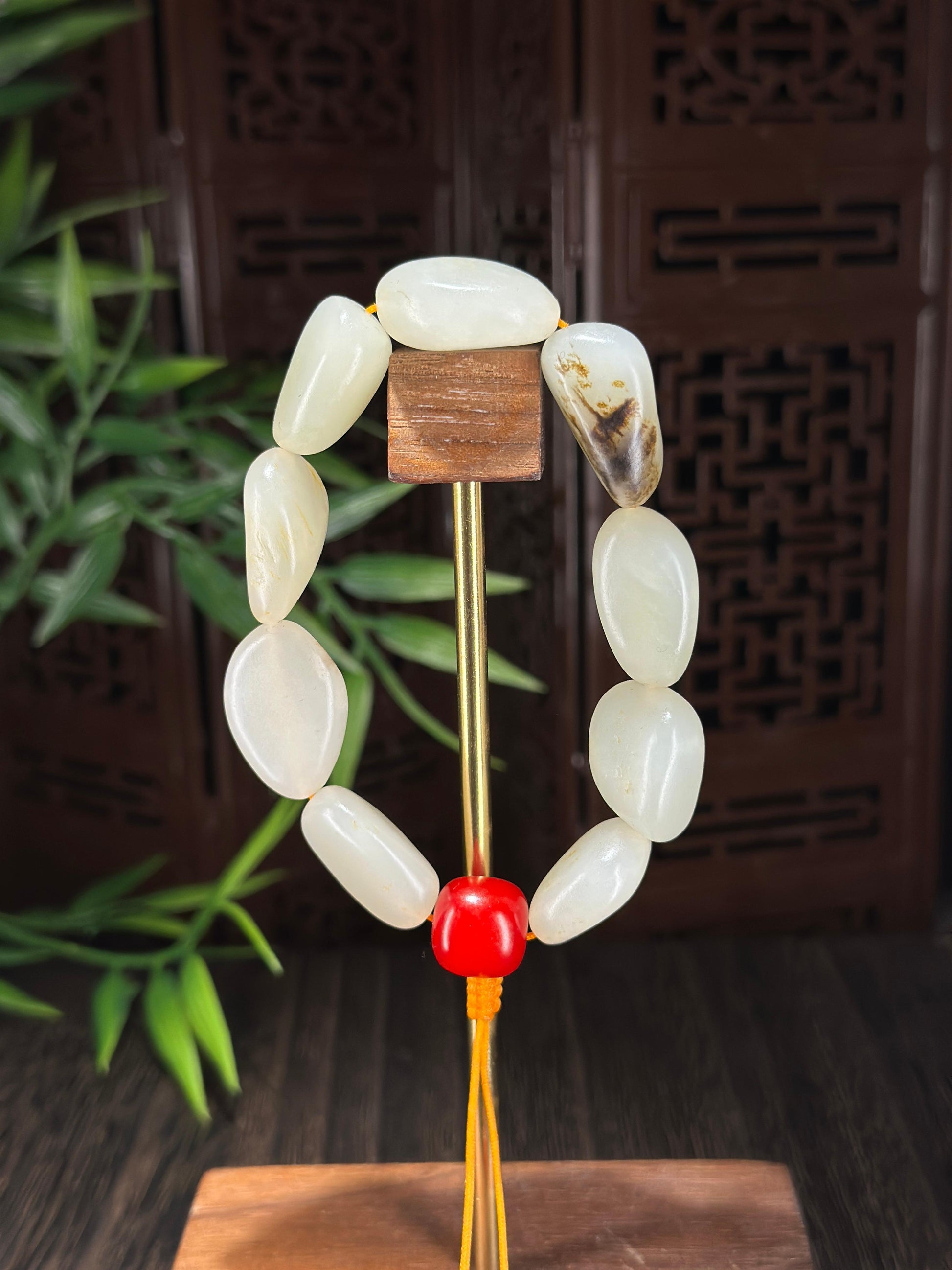 新疆和田玉白玉淡洒金皮聚黑皮原籽手串（9颗）（yc696920）