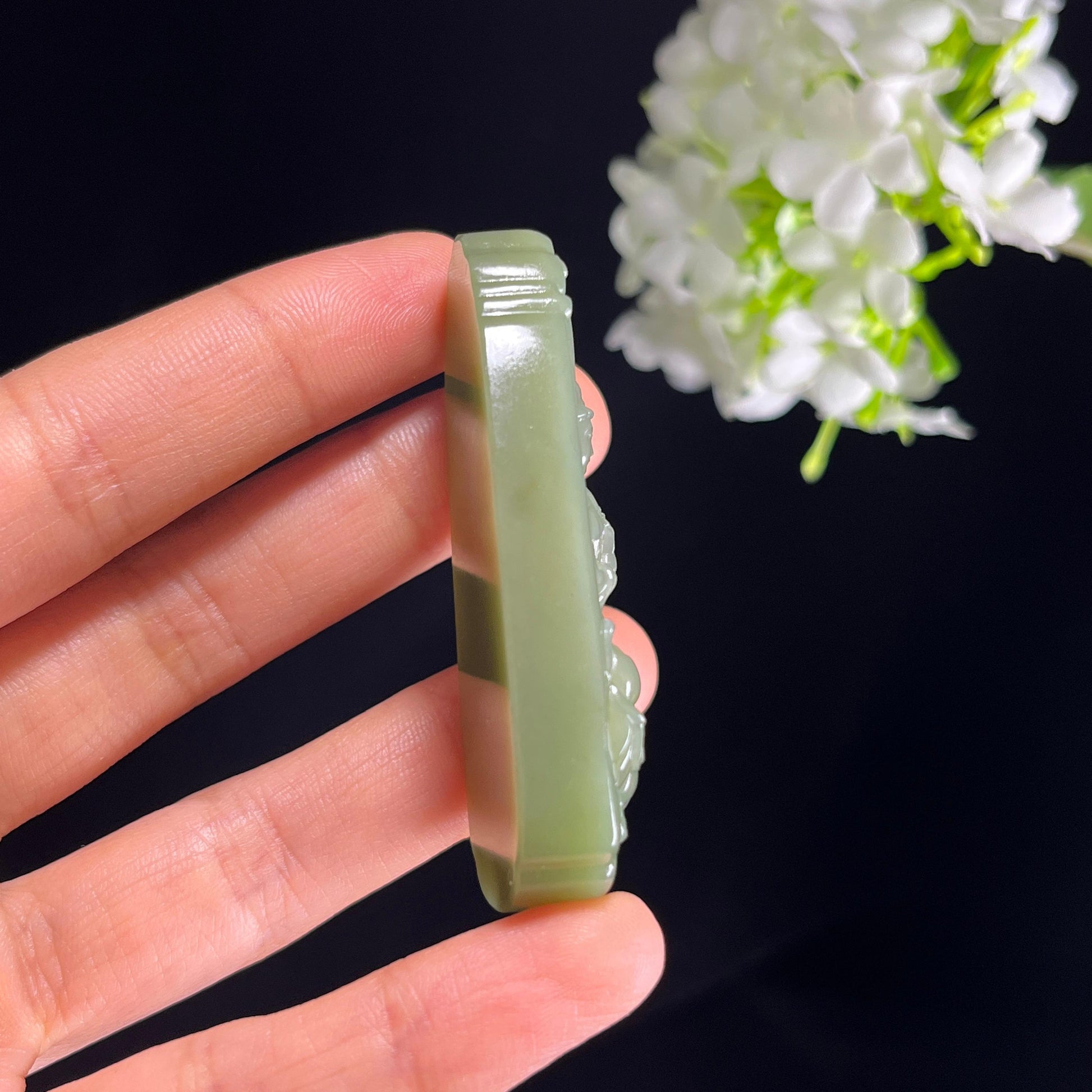 新疆天然和田玉沙枣青观音雕刻挂件（yc353785）