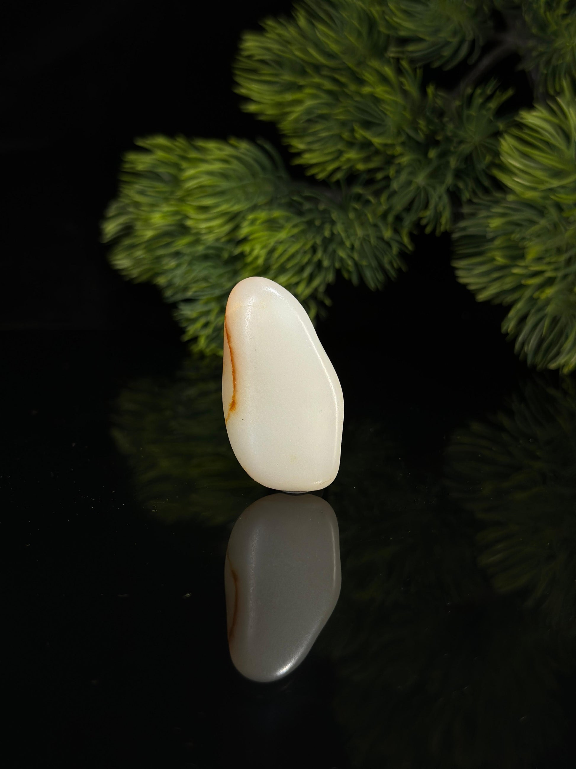新疆和田玉白玉意境聚红皮精品挂件籽（yc503507）