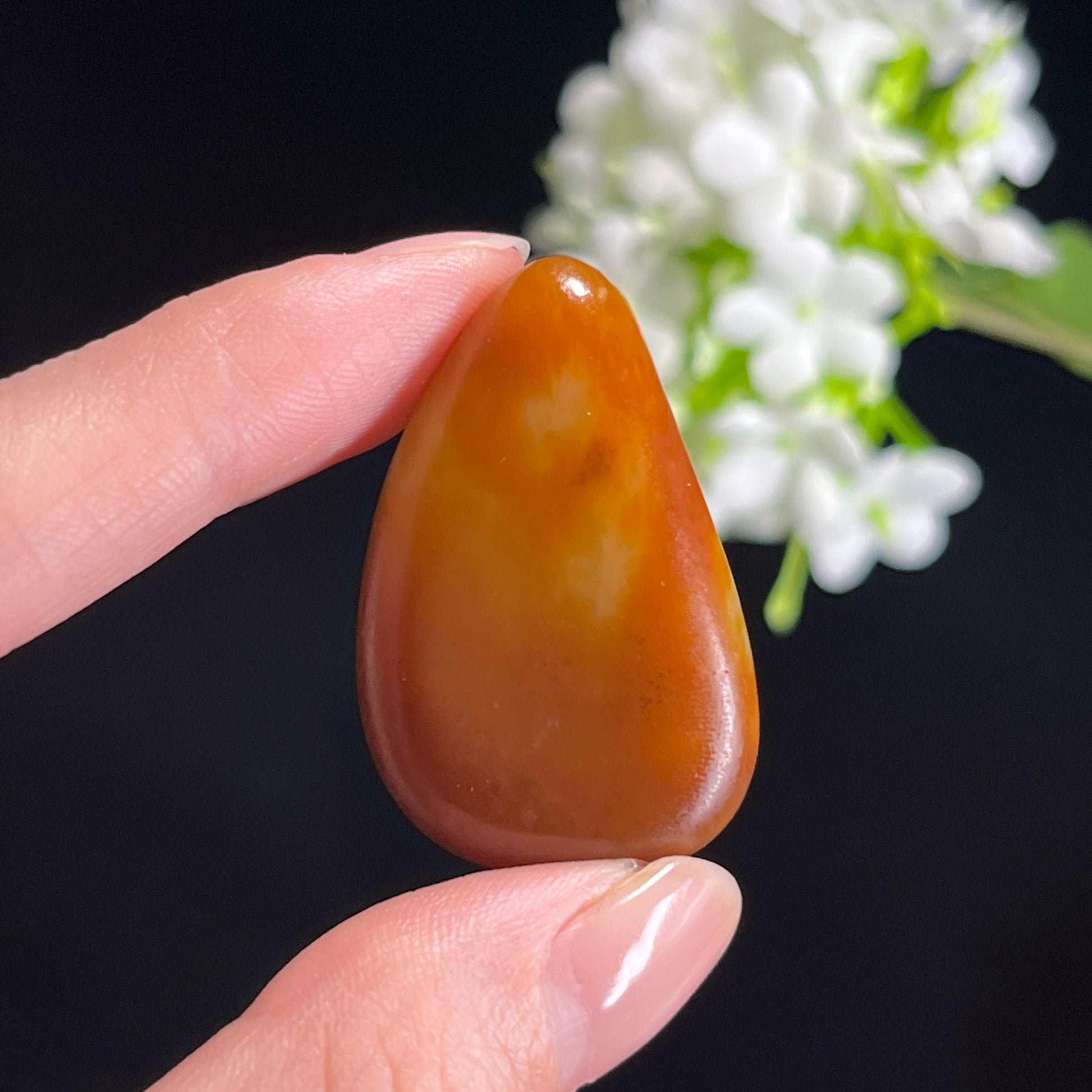 和田玉白玉“丹露垂珠”红皮白肉籽料（yc343693）