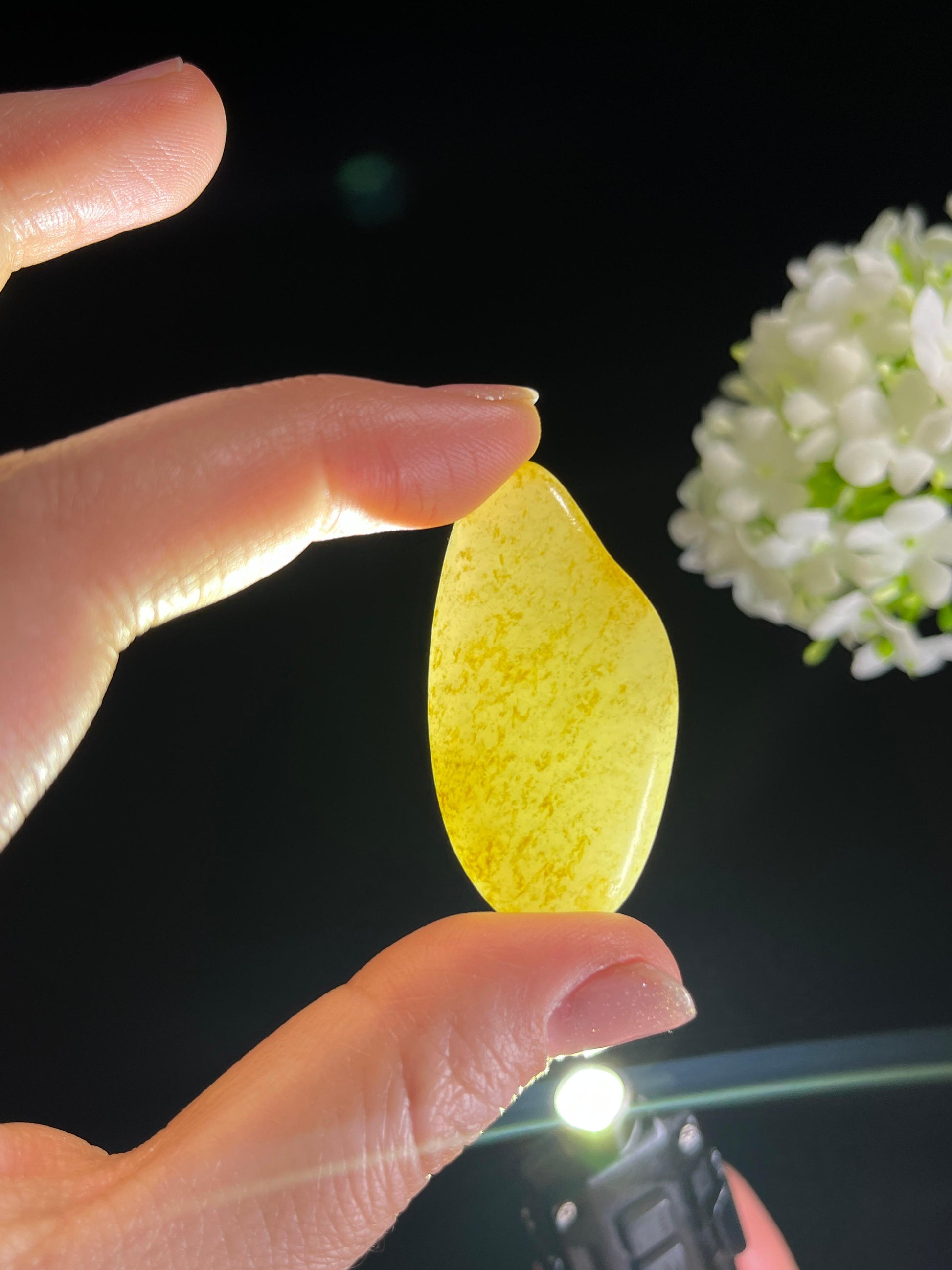 和田玉白玉意境洒金皮籽料原石（yc274689）