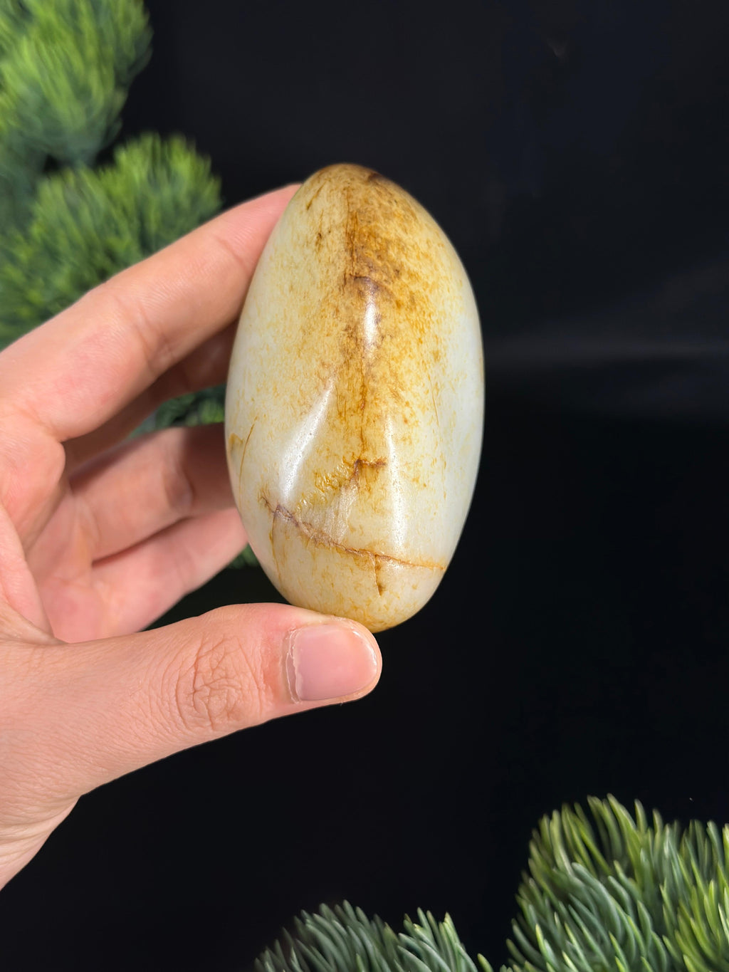 新疆和田玉白玉洒金皮秋梨皮臻品籽料手把件（yc471573）