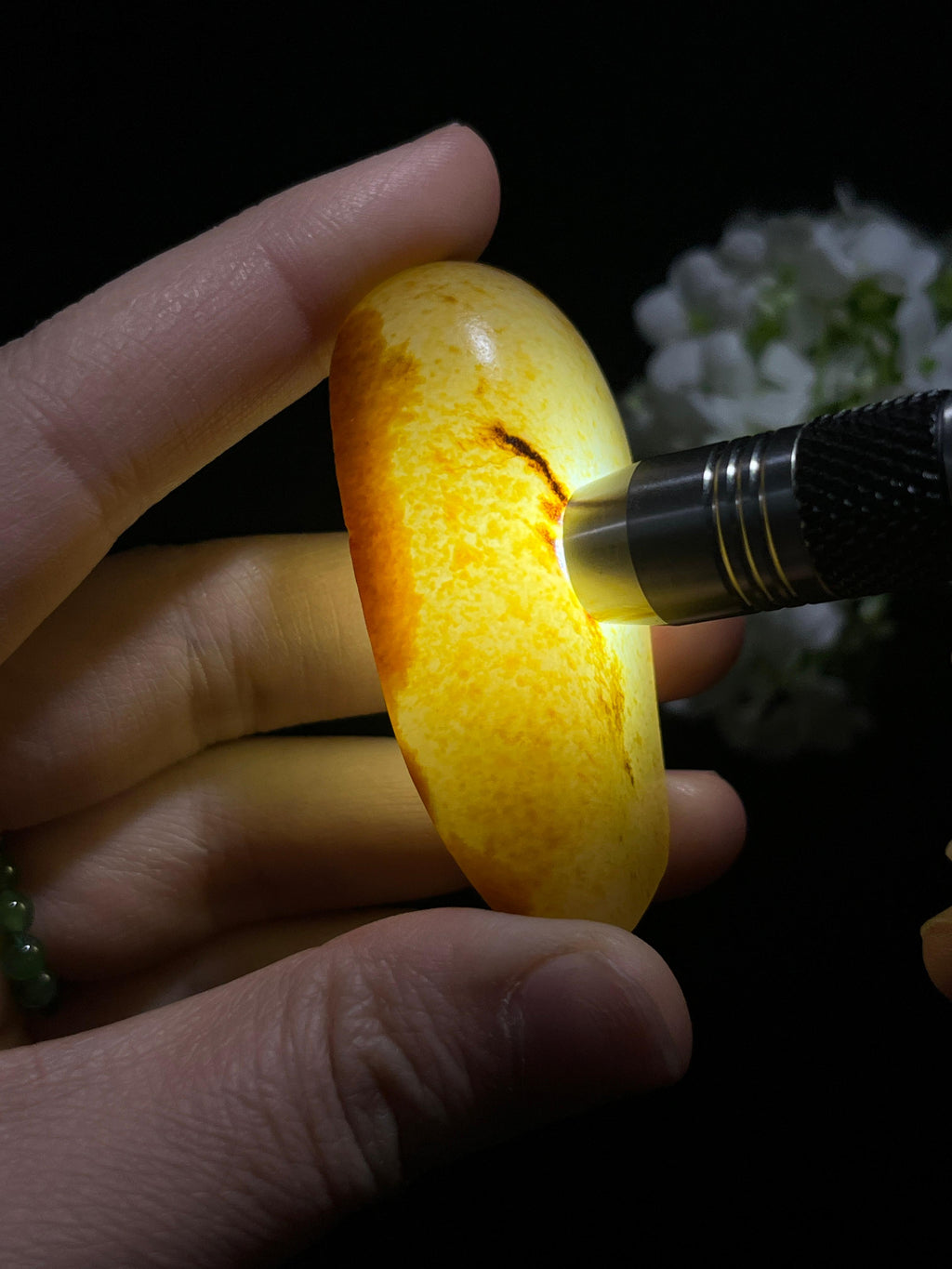 和田玉洒金聚红皮籽料原石（yc259452）