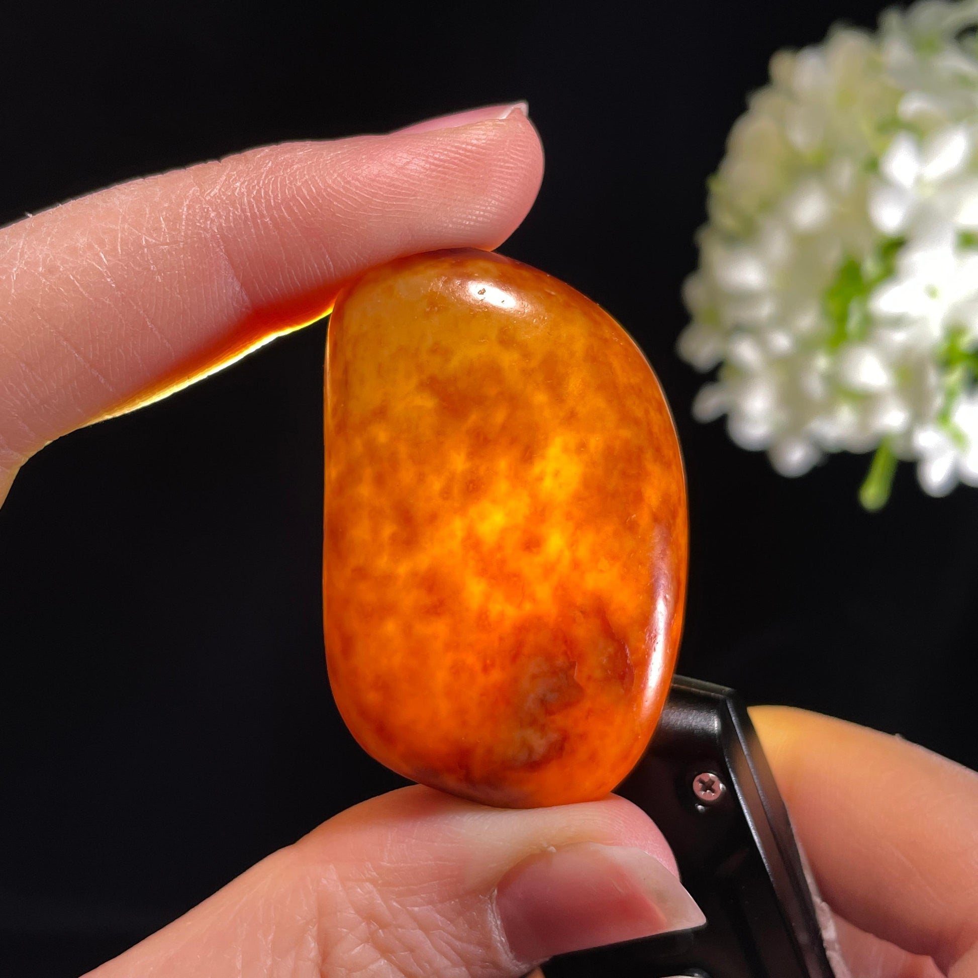 和田玉“熔霞藏玉”暖白种洒红皮籽料（yc420574）