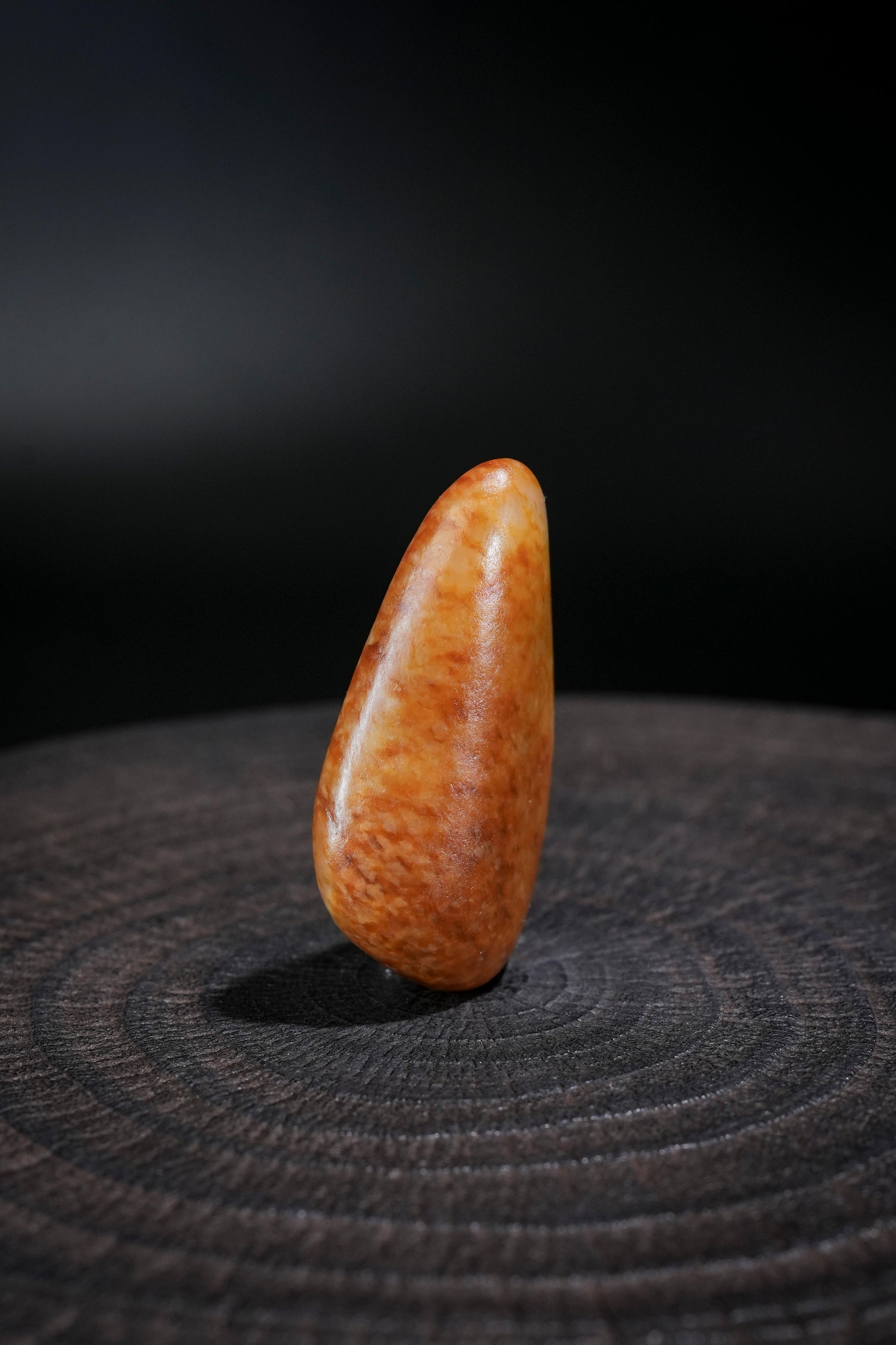 和田玉——聚红皮水滴型籽料yc182861