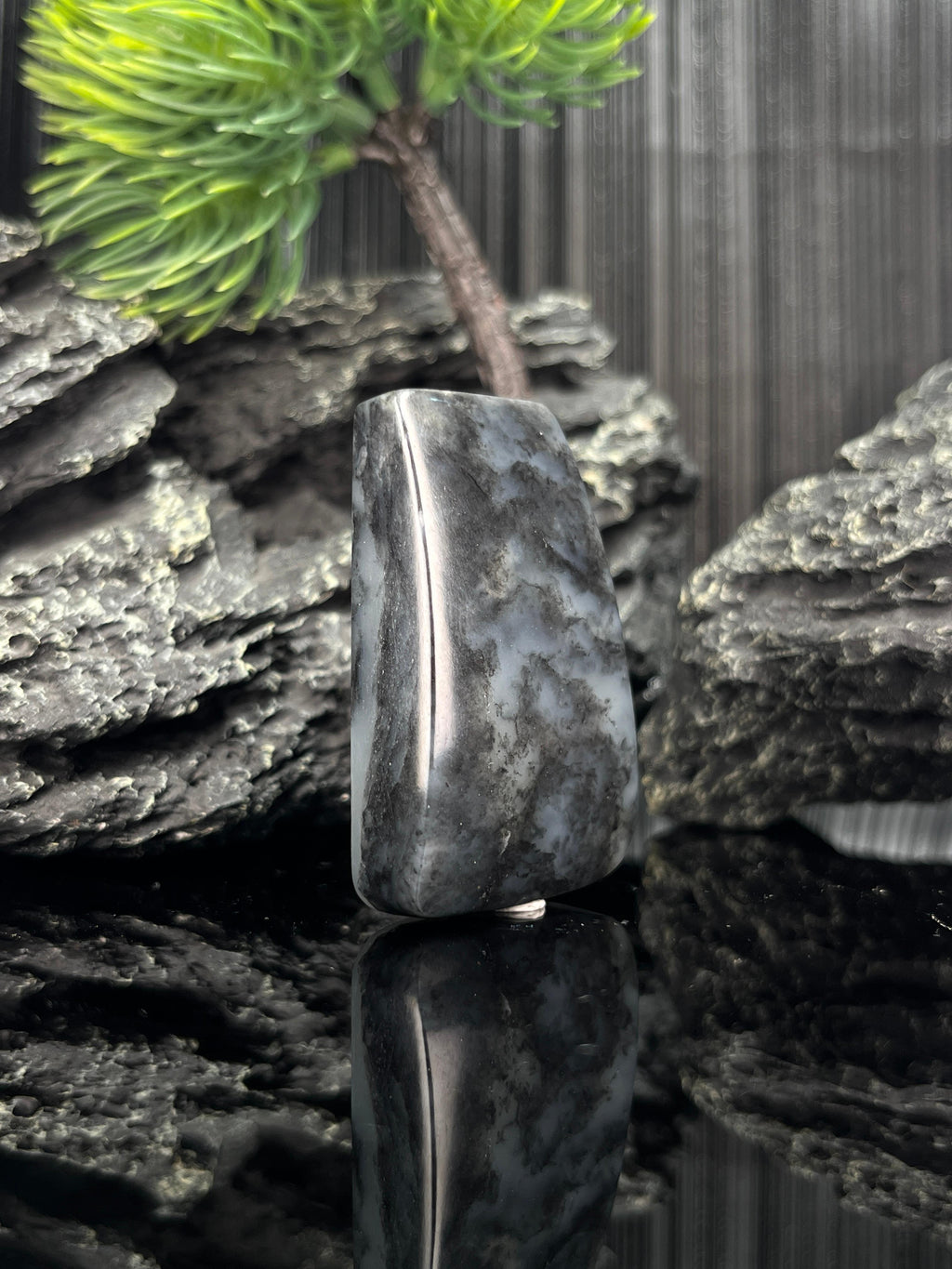 和田玉青花籽料意境挂件（yc222789）