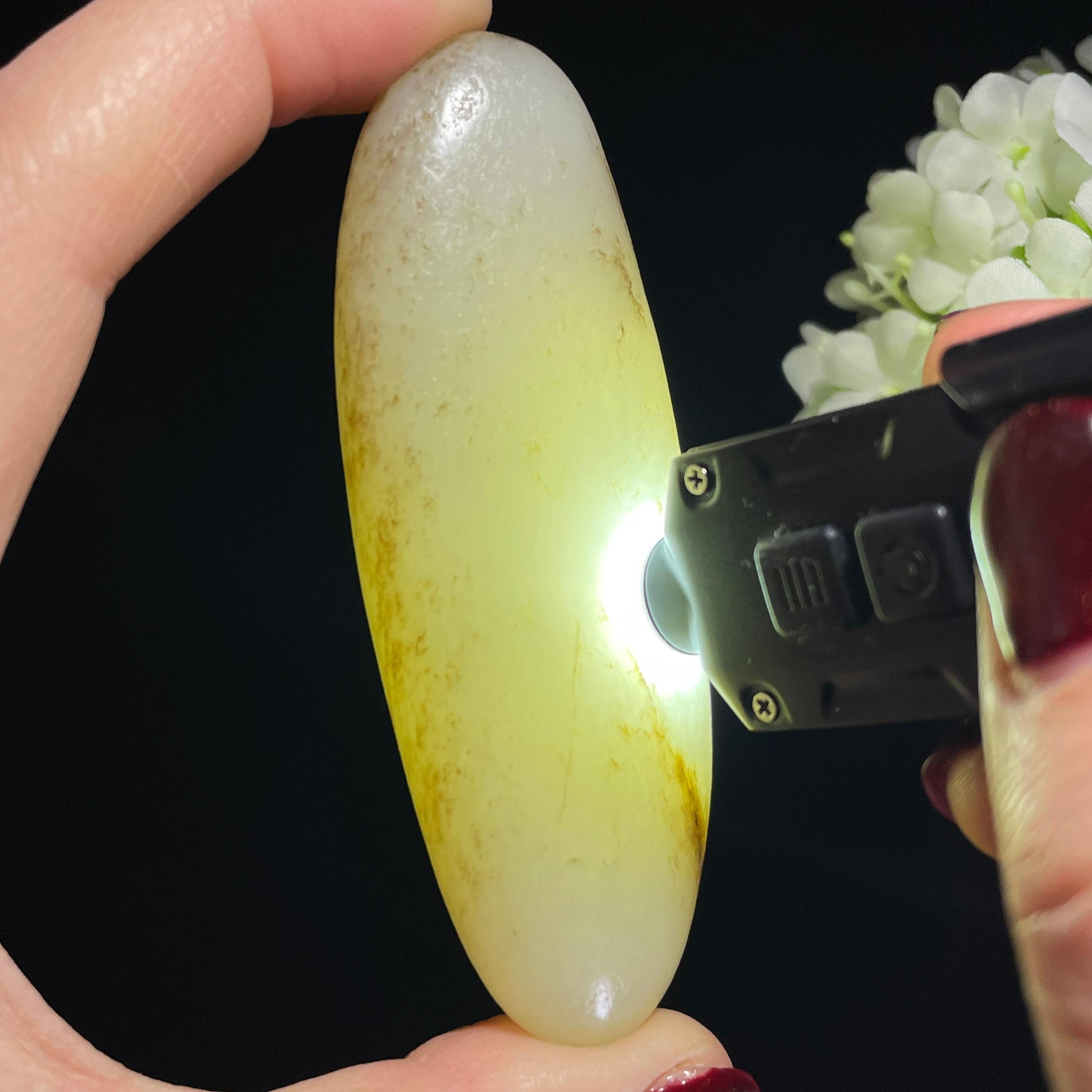 和田玉一级白“雪笺墨痕”秋梨皮籽料（yc335581）