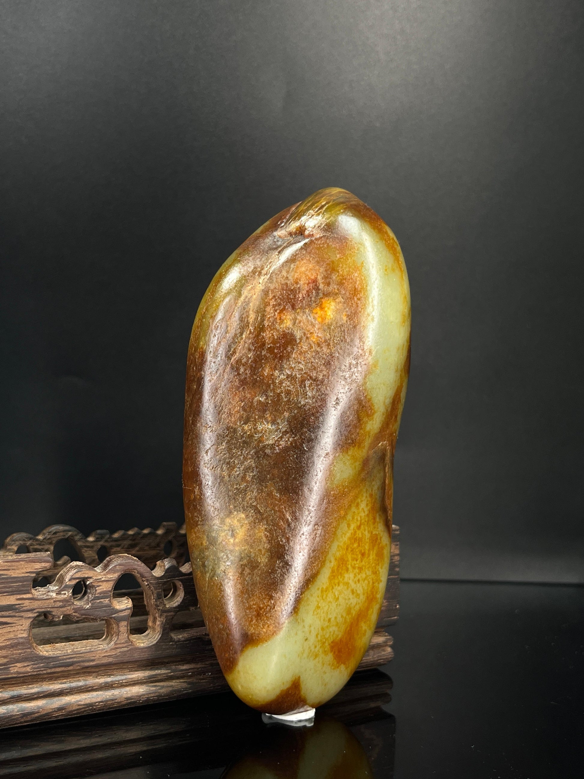 新疆和田玉青白种红皮籽料原石（yc241724）