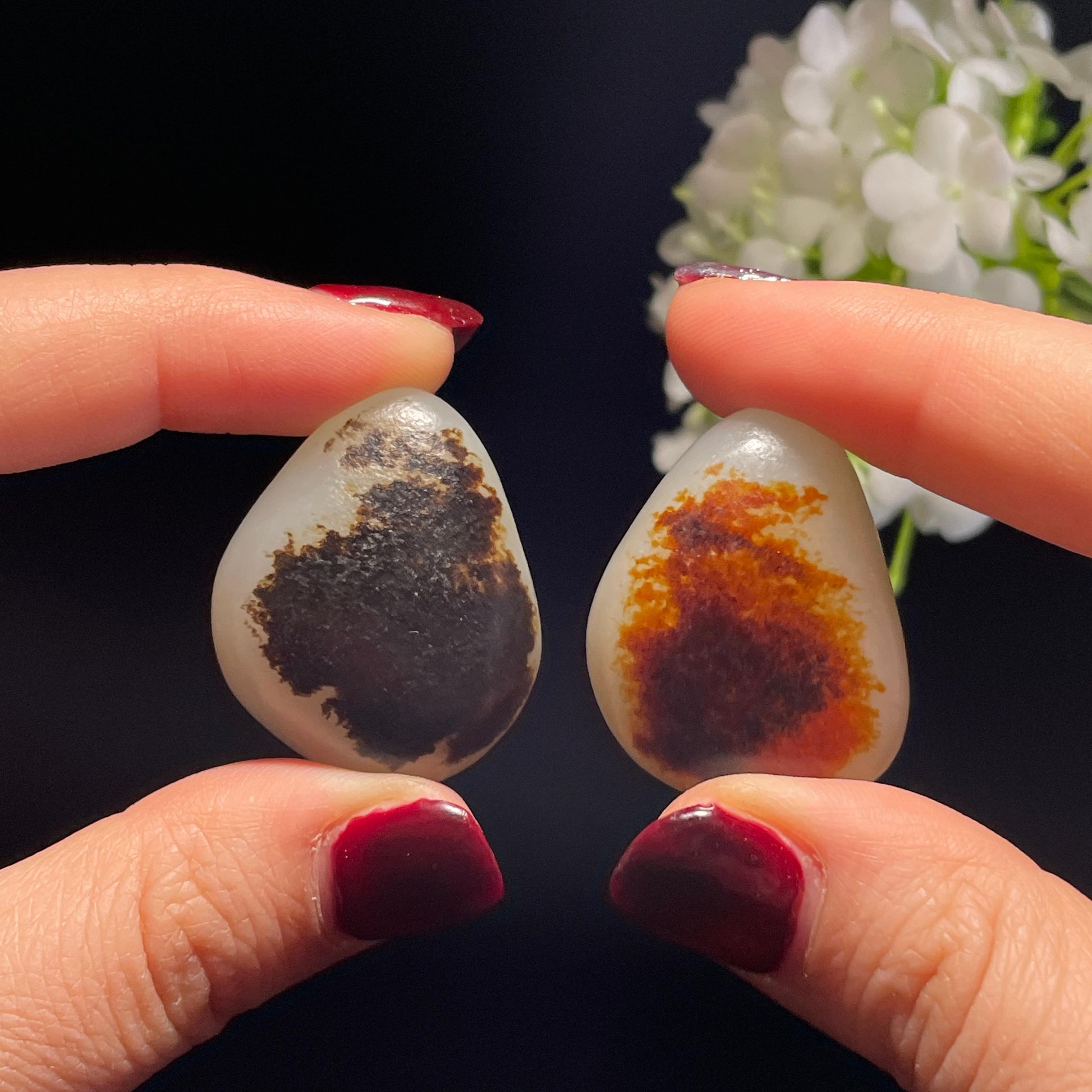 和田玉青白种双胞胎红黑皮籽料（yc338814）