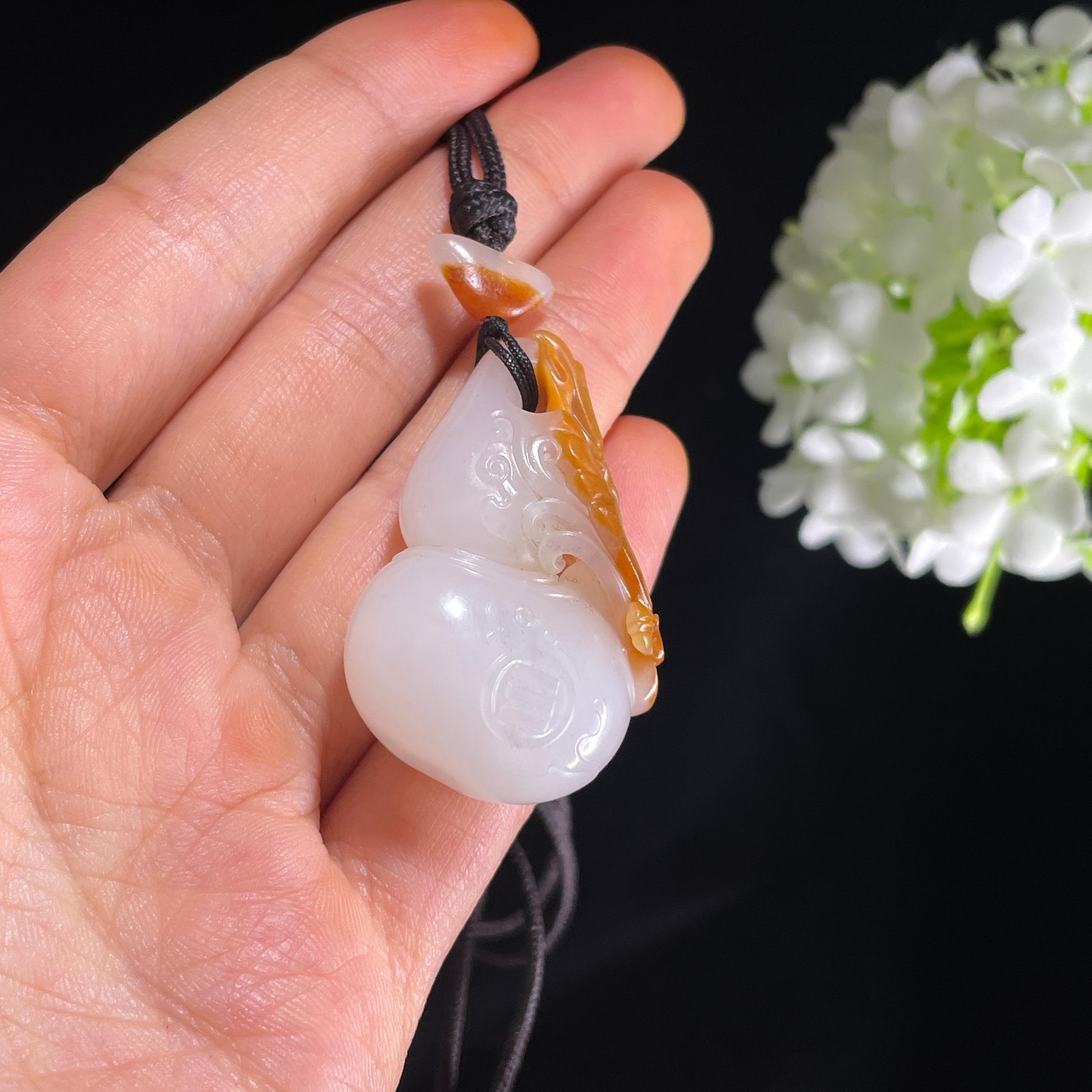 和田玉白玉红皮籽料葫芦（福禄）龙纹挂件（yc384178）