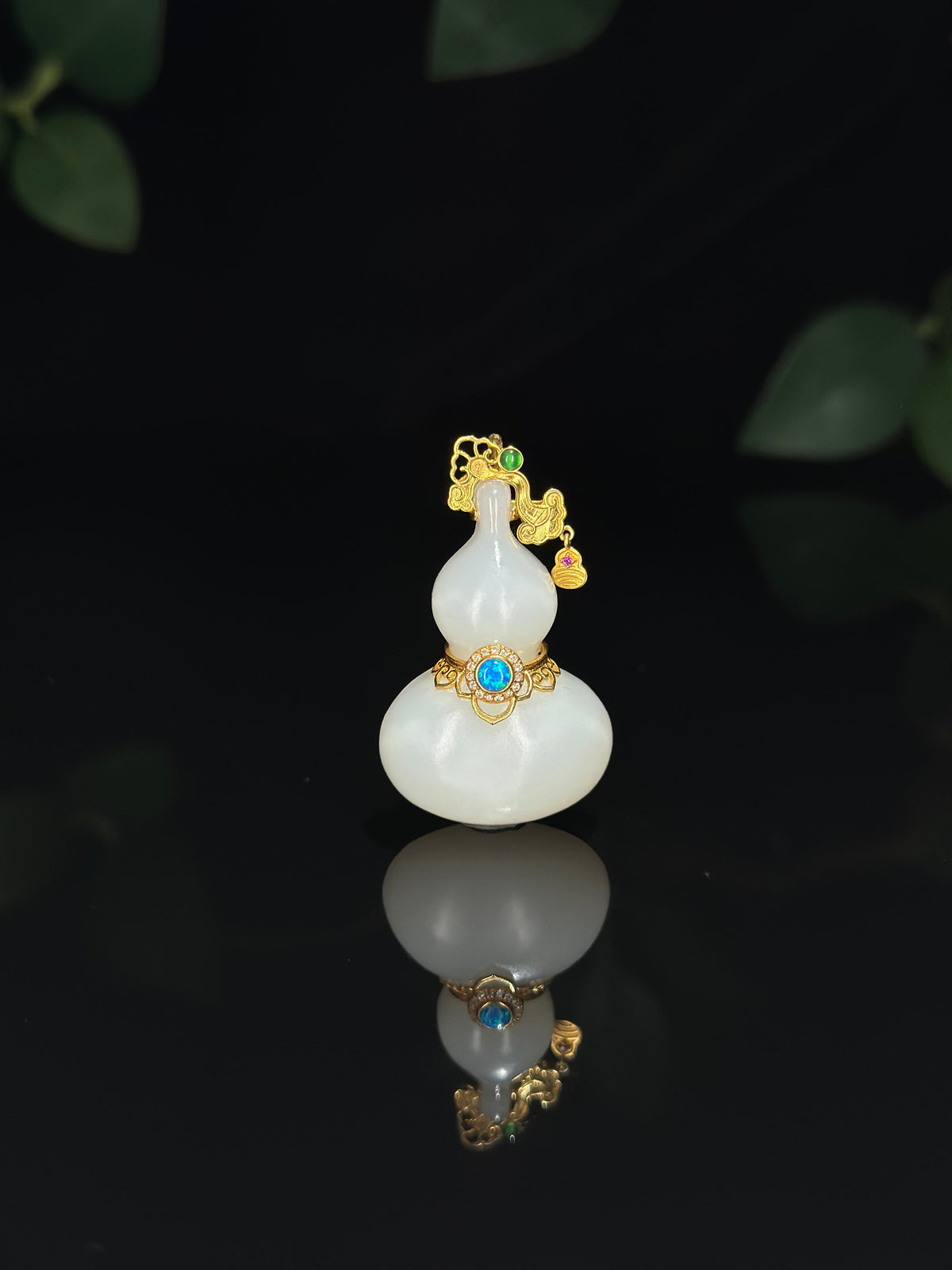 精品和田玉 18K 金镶白玉葫芦吊坠（yc740337）