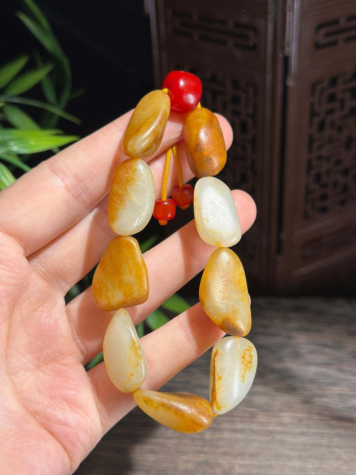 新疆和田玉精品洒金皮红皮原籽手串（9颗）（yc718966）