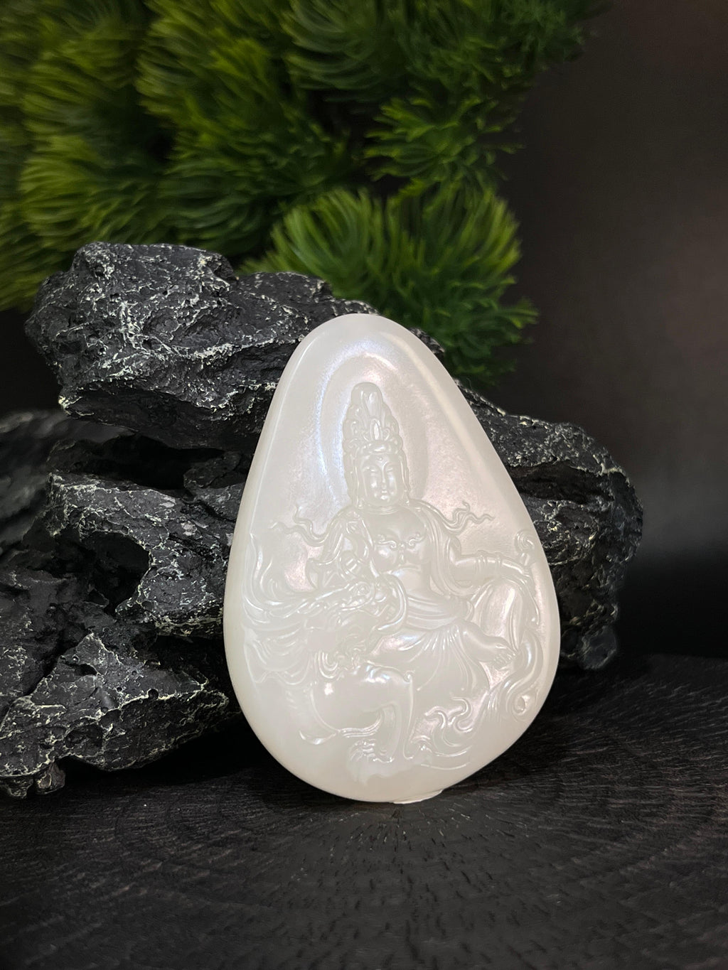天然和田玉山料白玉观音水滴型挂件（yc228102）