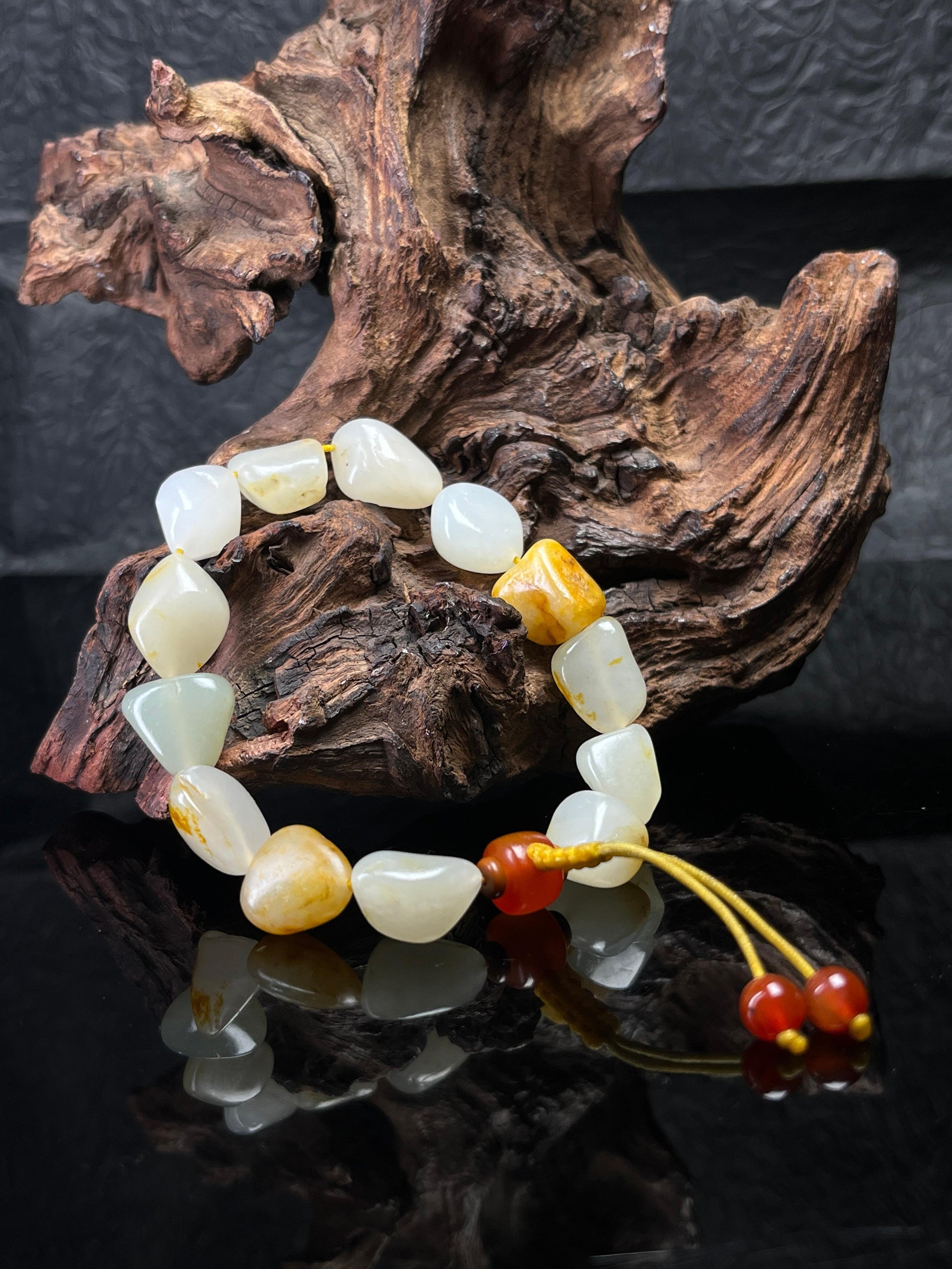 新疆和田玉天然籽料原石白玉手串黄沁洒金（yc232587）