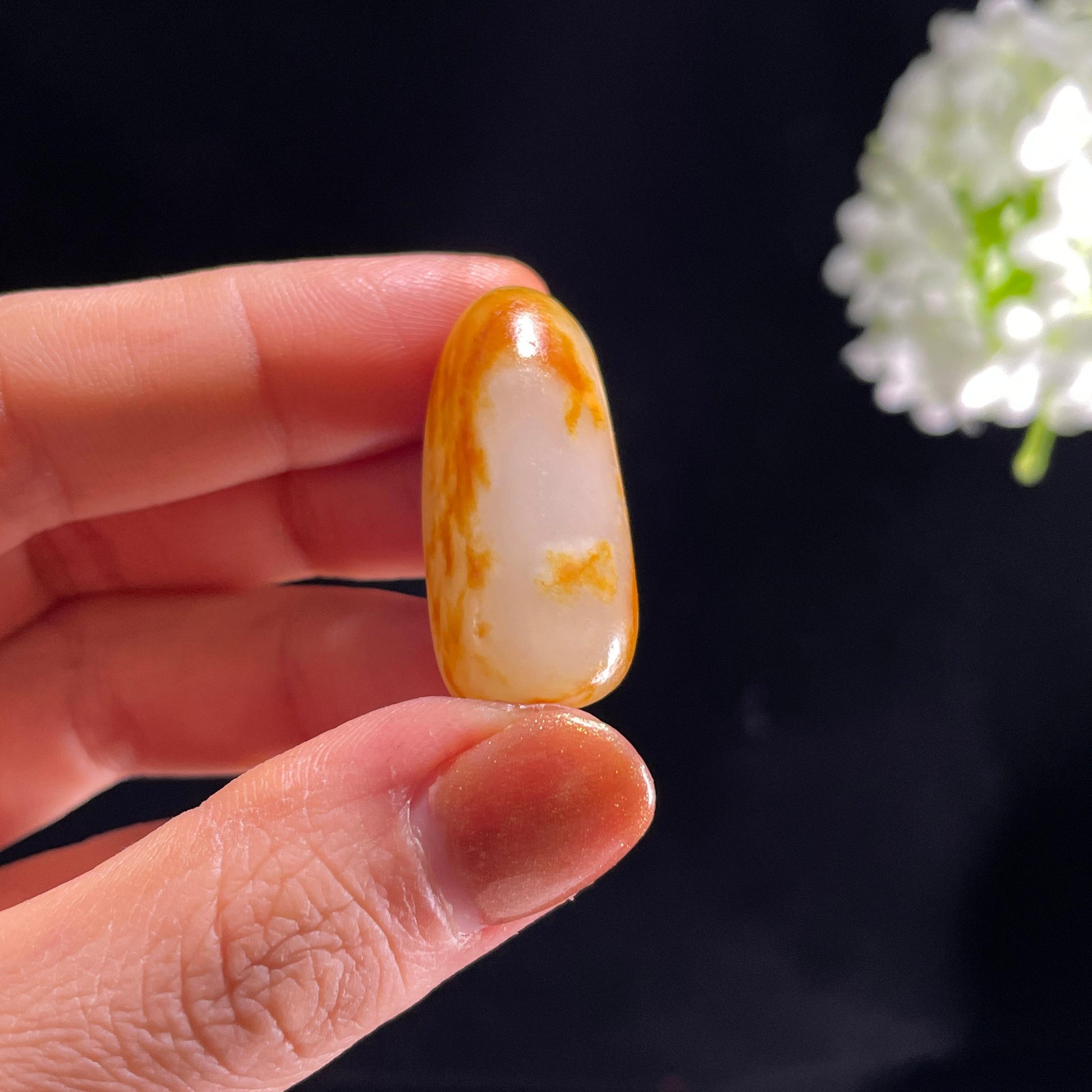 和田玉白玉“彤云映雪”红皮白肉籽料（yc387309）