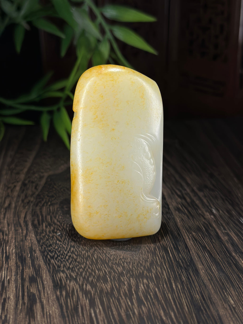 新疆和田玉珍品白玉洒金皮籽料龙牌挂件（yc698331）