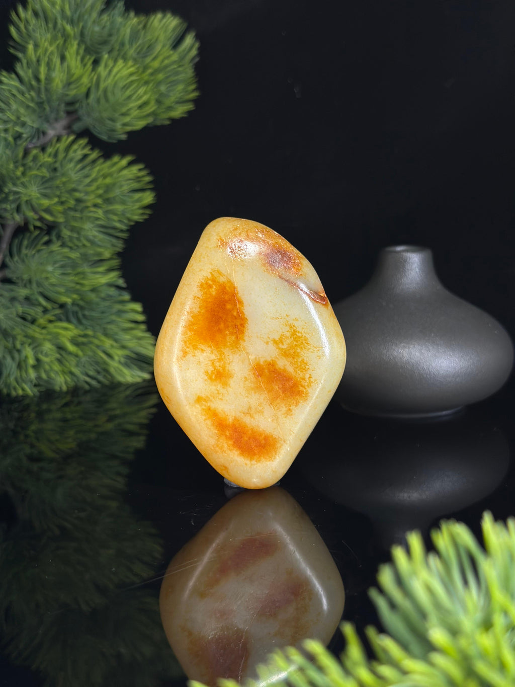 新疆和田玉“绯云散璧”黄白种聚红皮籽料（yc465848）