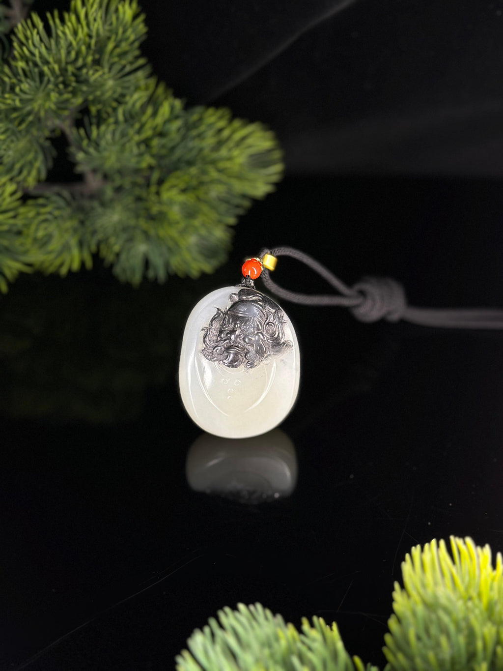 新疆和田玉青花籽料钟馗俏色雕挂件（yc471696）