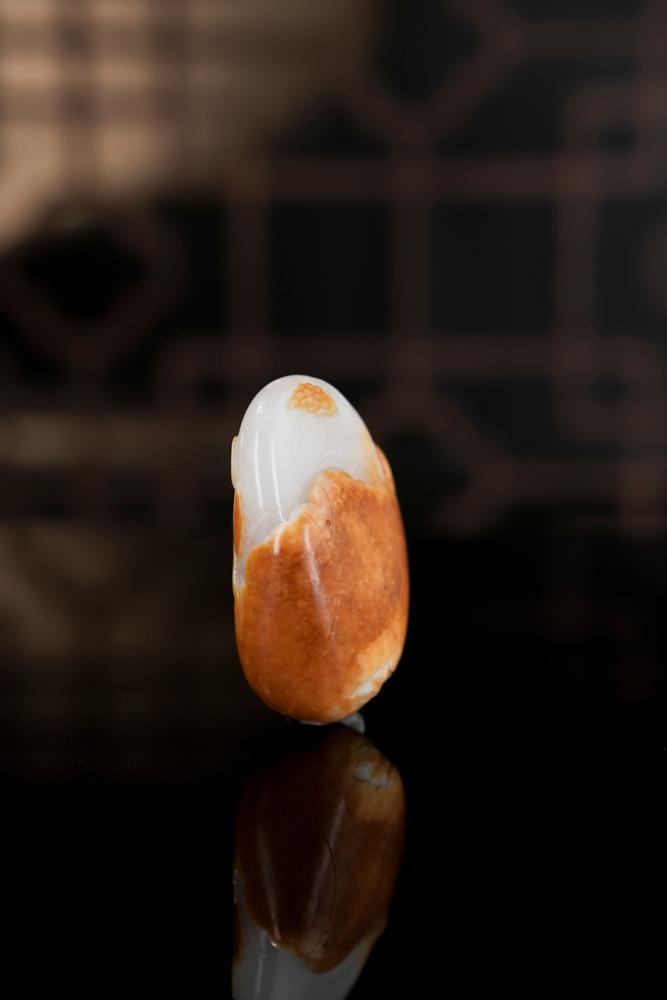 新疆和田玉天然籽料红皮白肉挂件（yc232314）