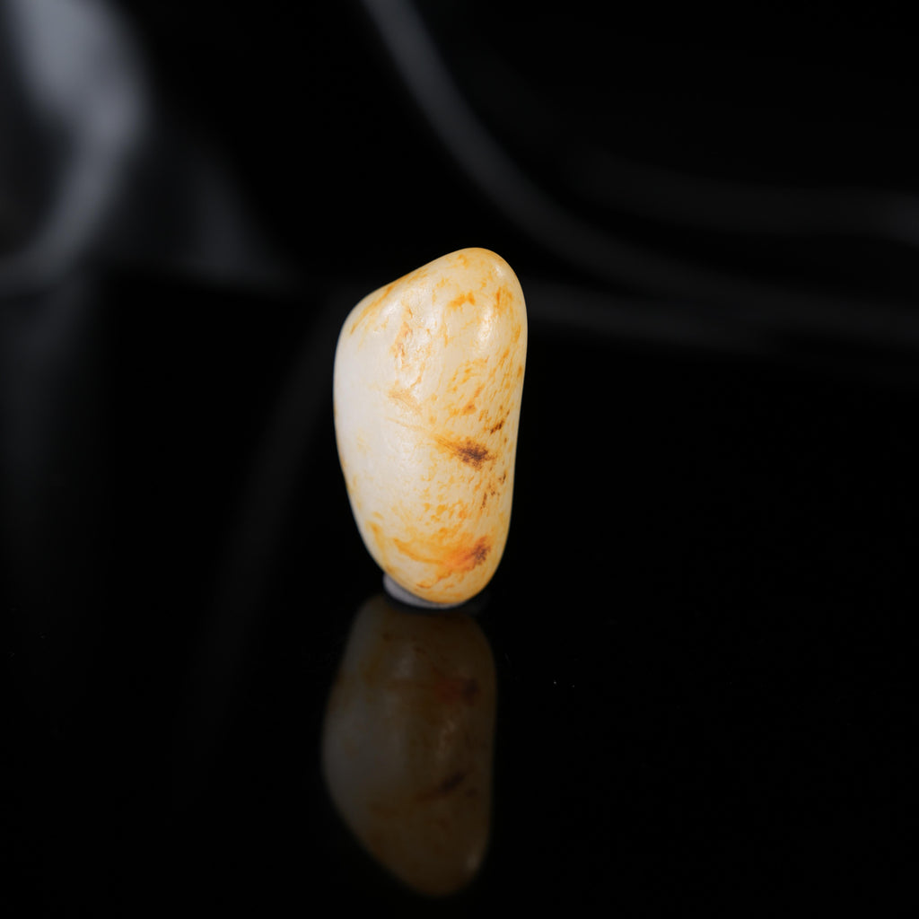 新疆和田玉“金纹覆雪”白玉洒金皮籽料（yc449629）