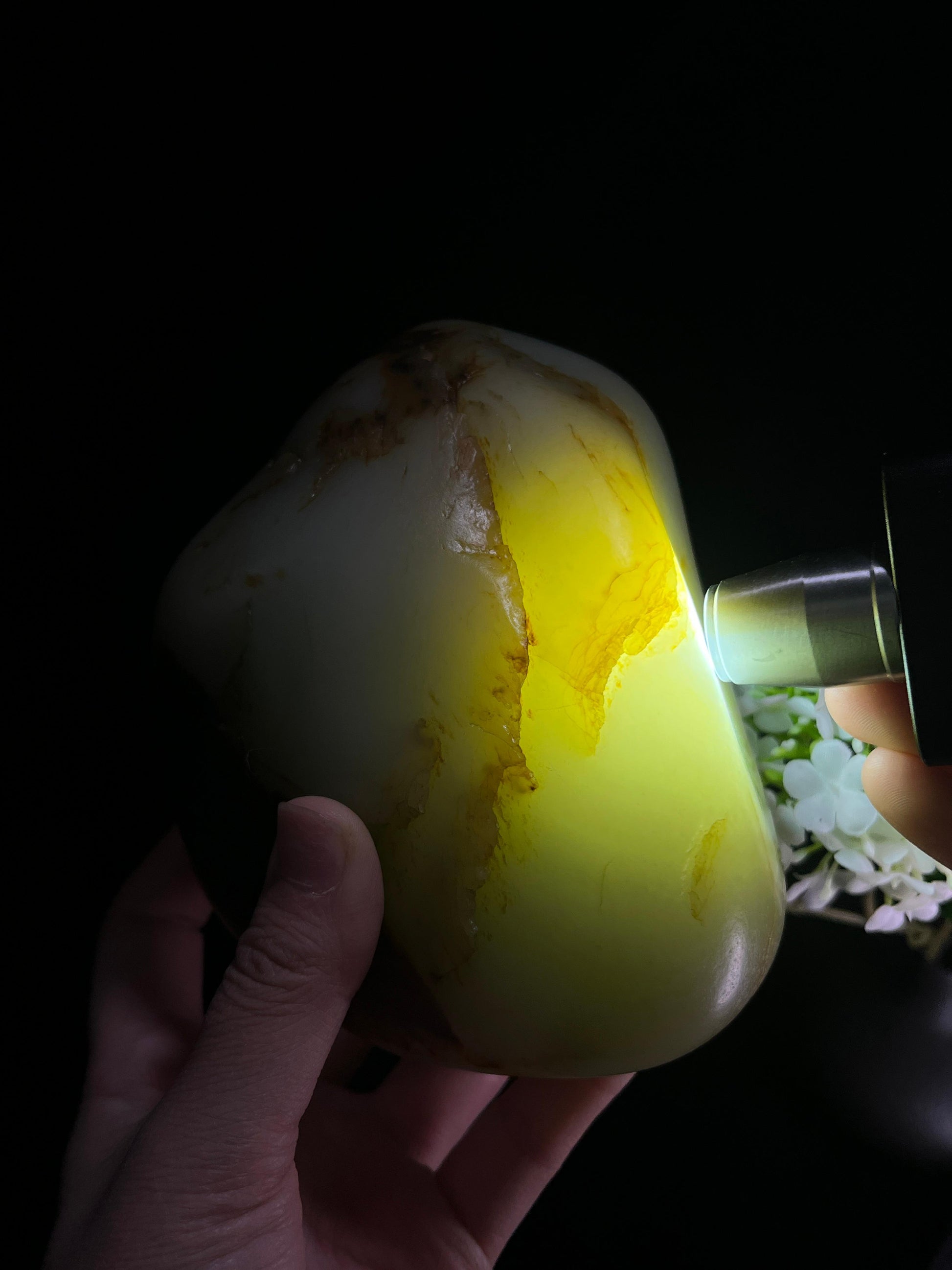 新疆和田玉收藏级聚红皮籽料原石（yc253263）