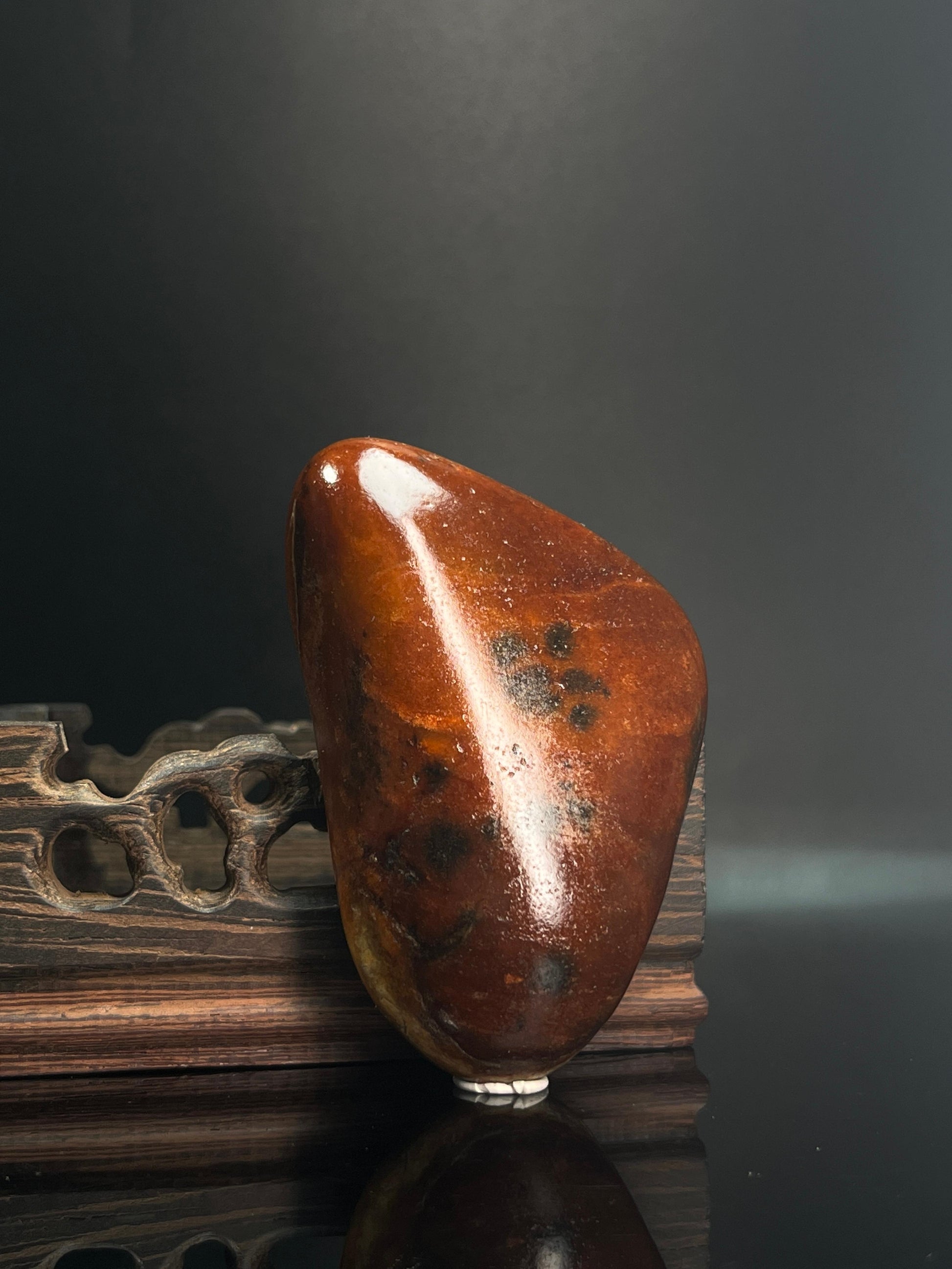 新疆和田玉籽料原石红沁手把件（yc236640）