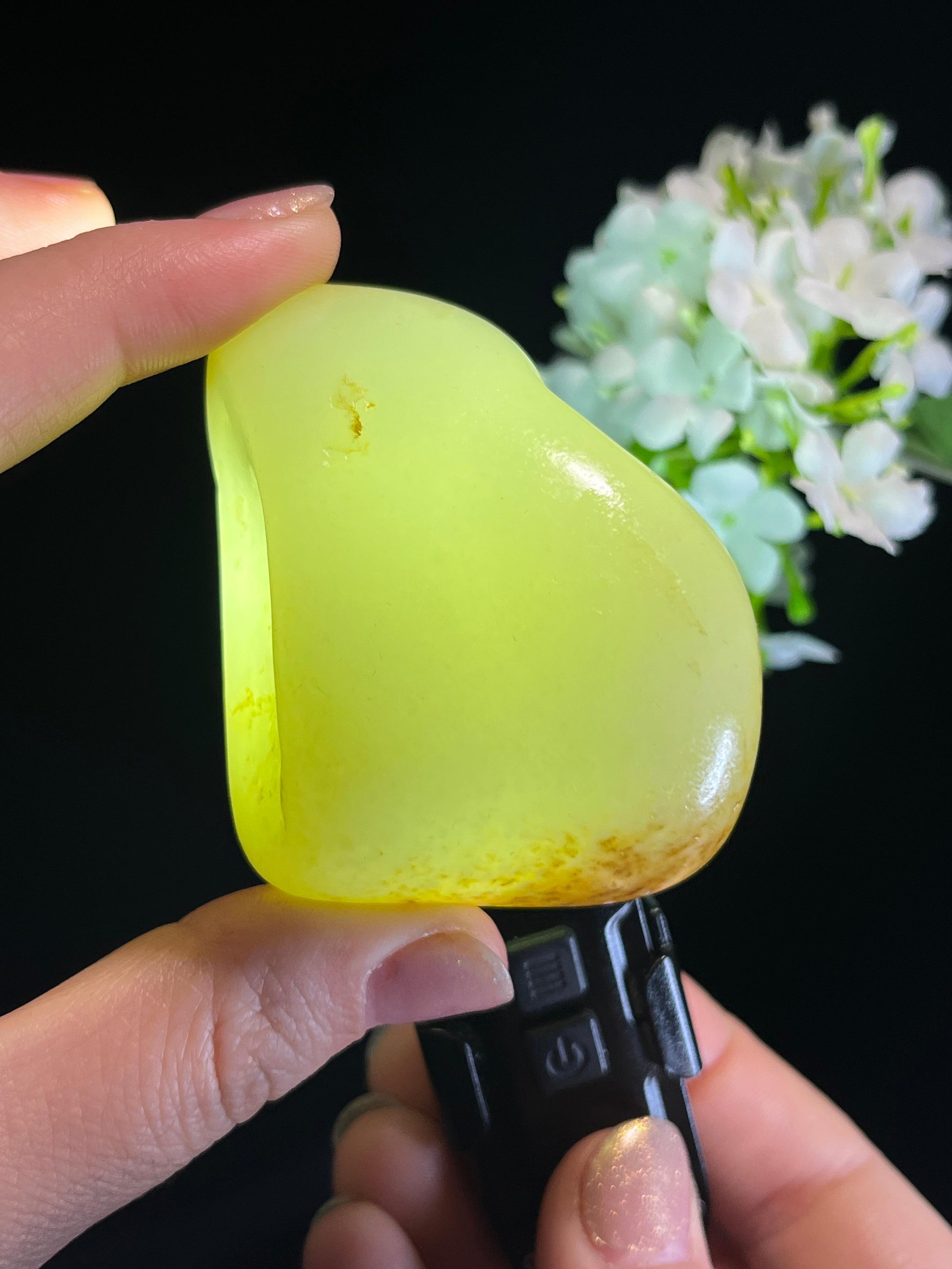 新疆天然和田玉籽料原石洒金皮小摆件（yc274555）
