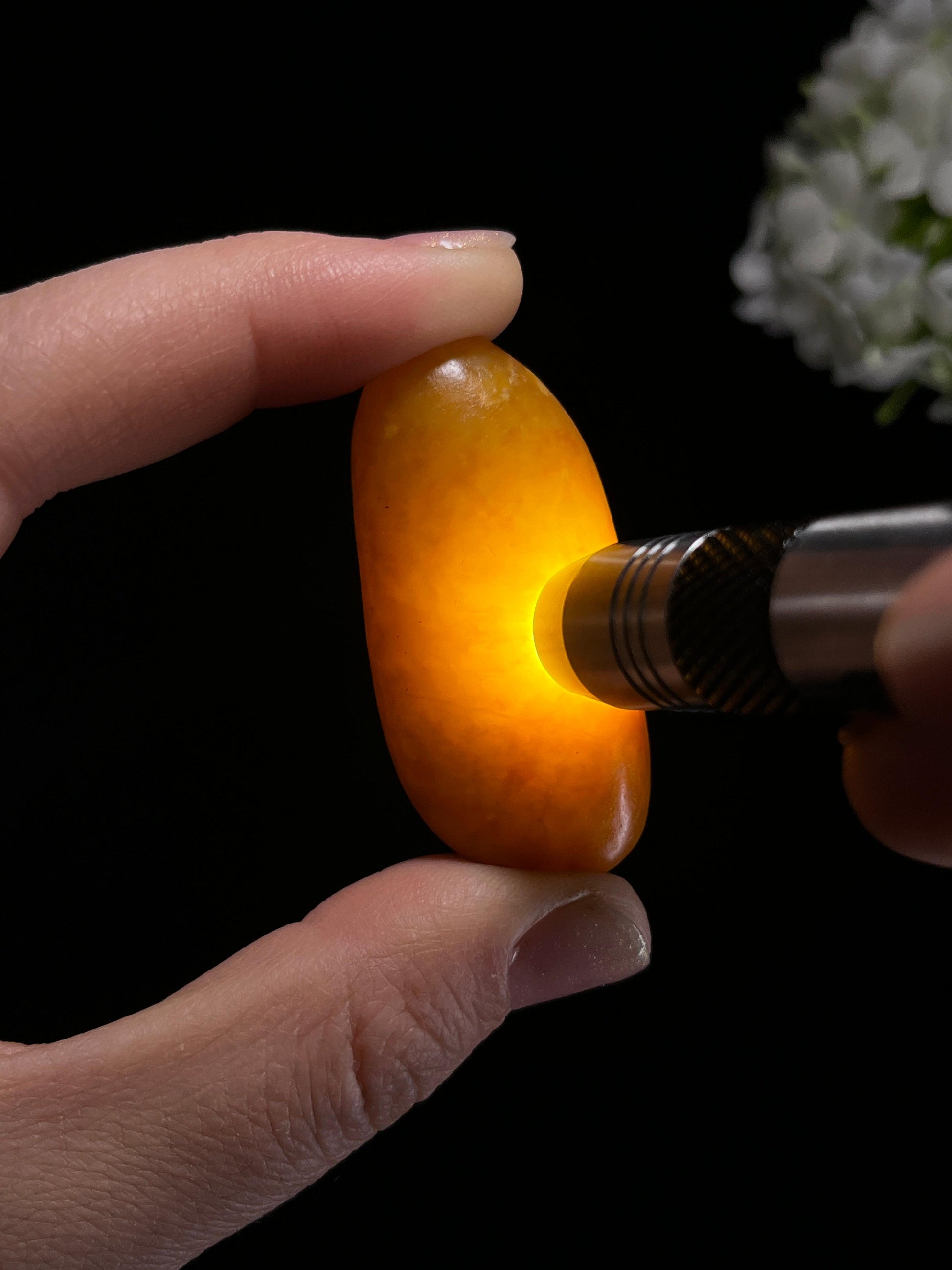 新疆天然和田玉籽料原石黄沁挂件（yc262840）