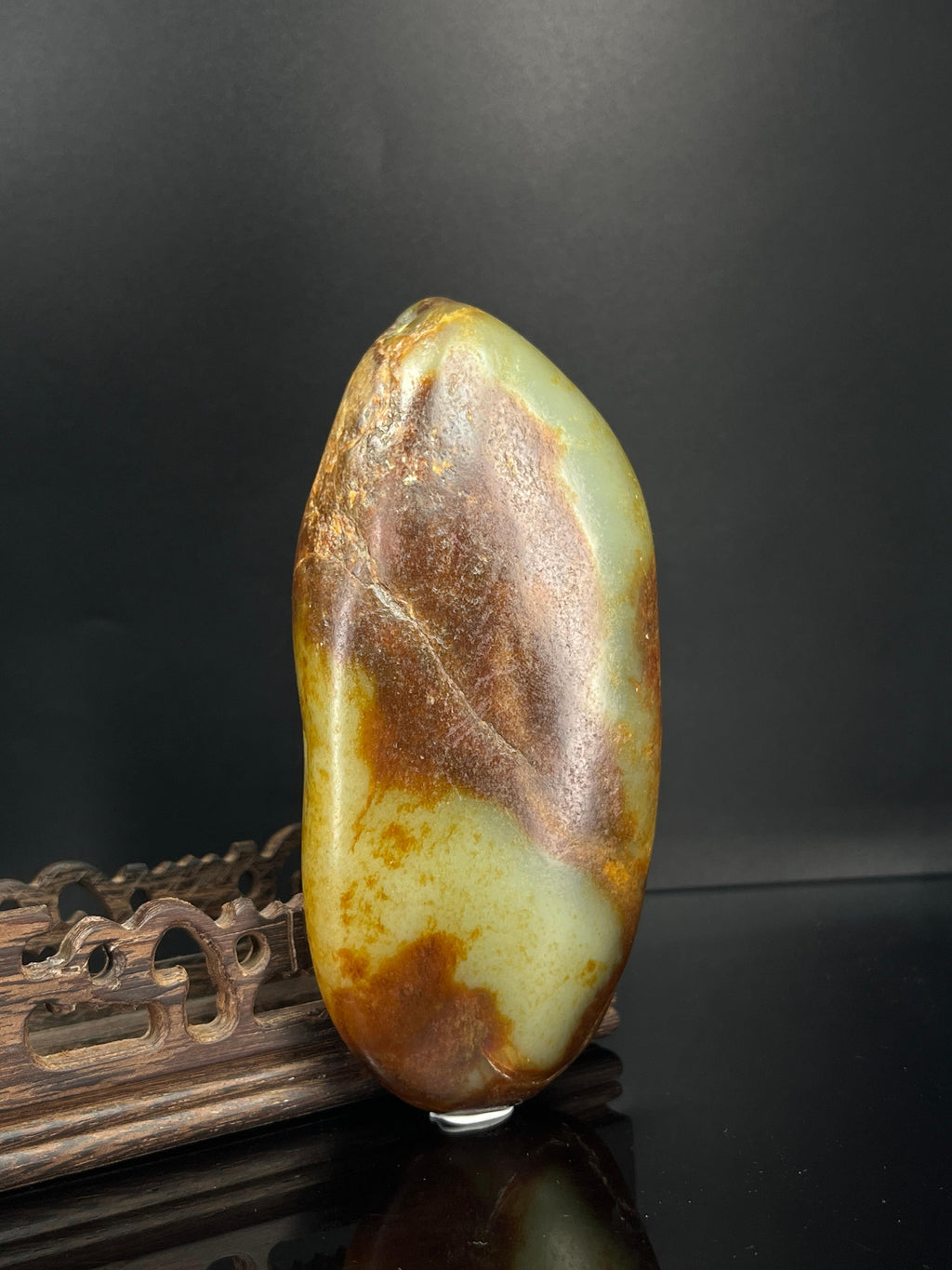 新疆和田玉青白种红皮籽料原石（yc241724）