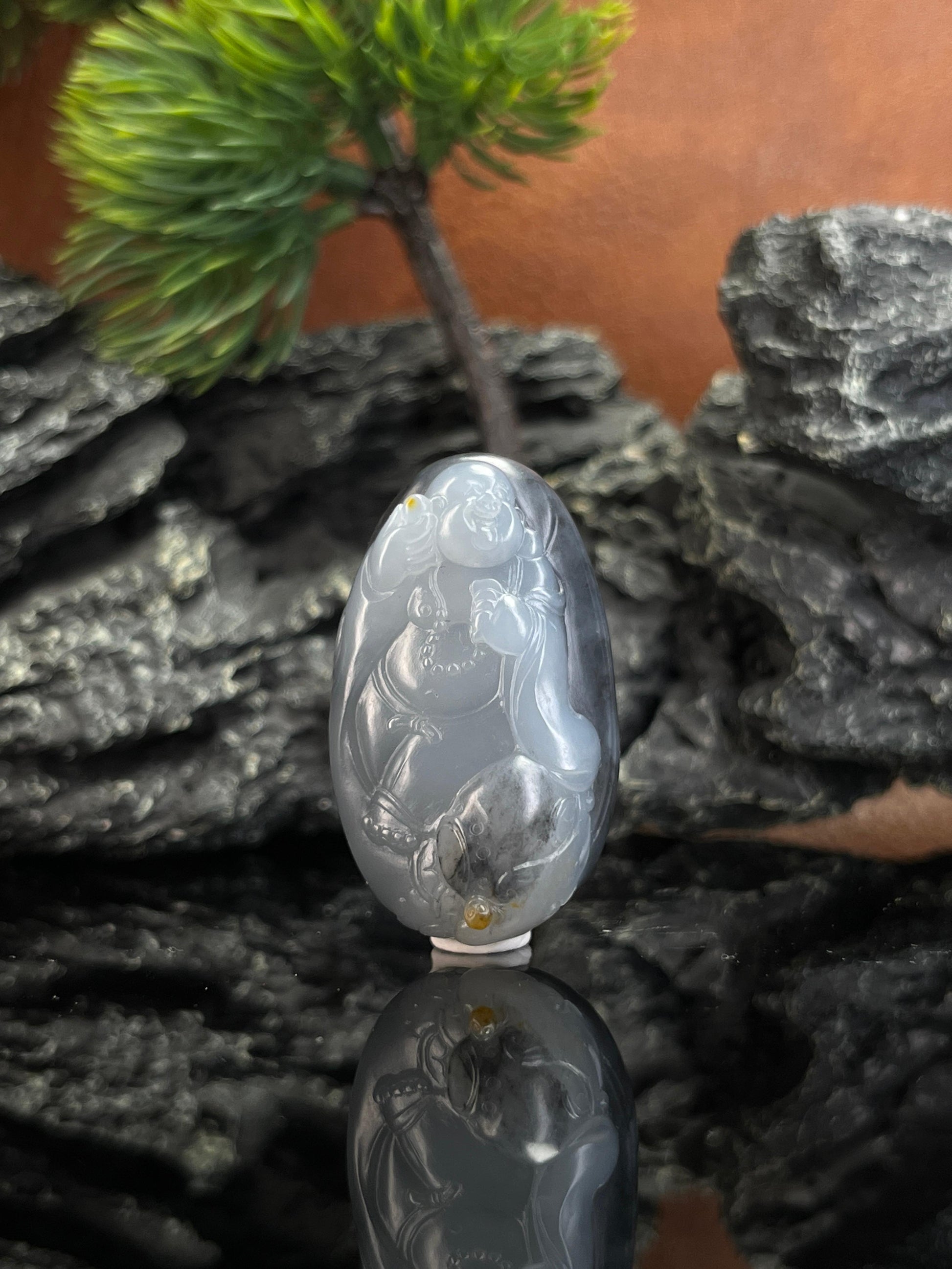 和田玉青花籽料弥勒佛雕刻题材挂件（yc222782）