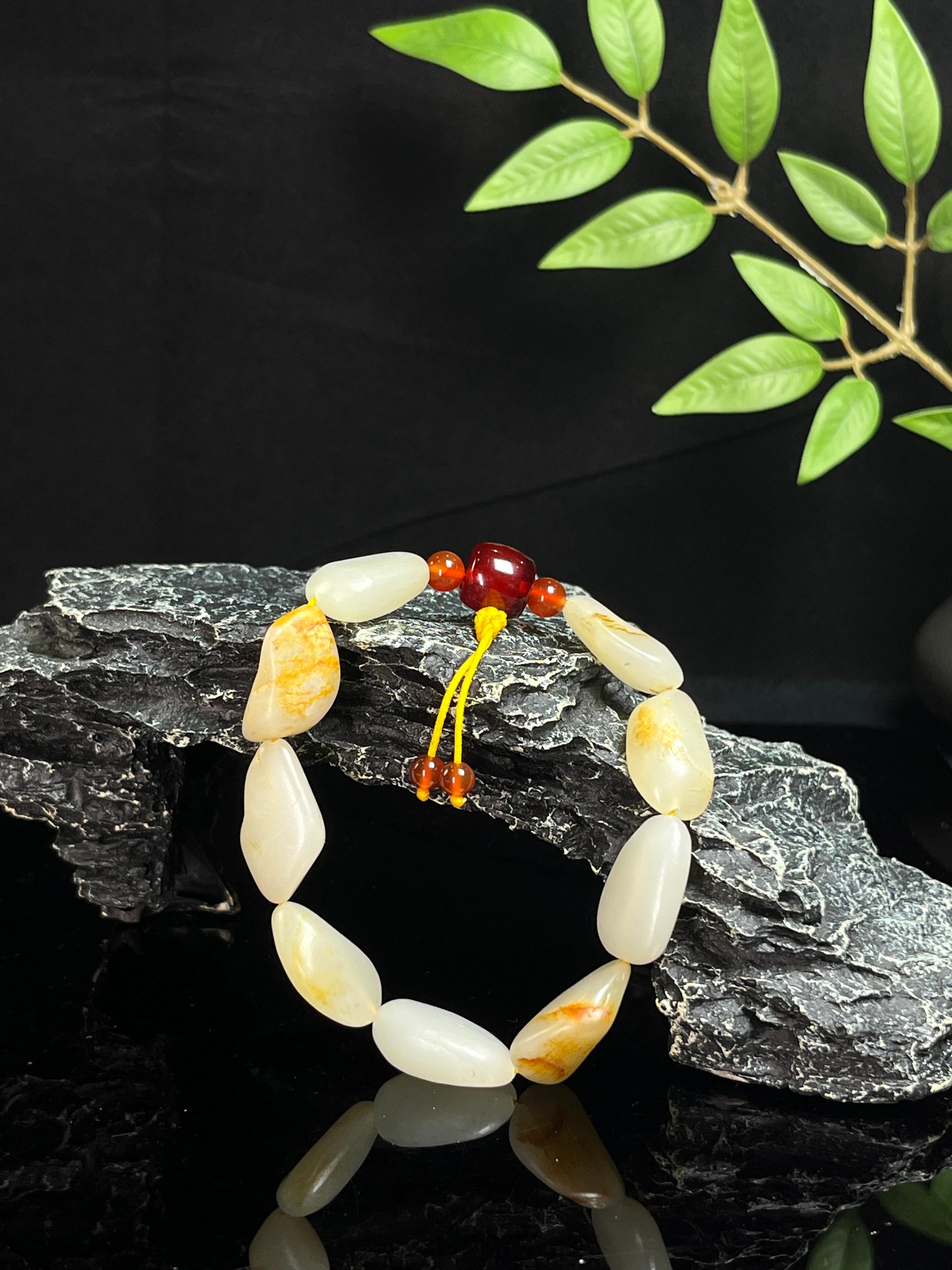 新疆天然和田玉籽料原石手串独籽（yc230366）