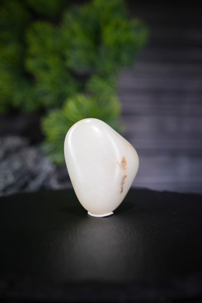 新疆和田玉光白籽顶带洒金皮籽料原石（yc230259）